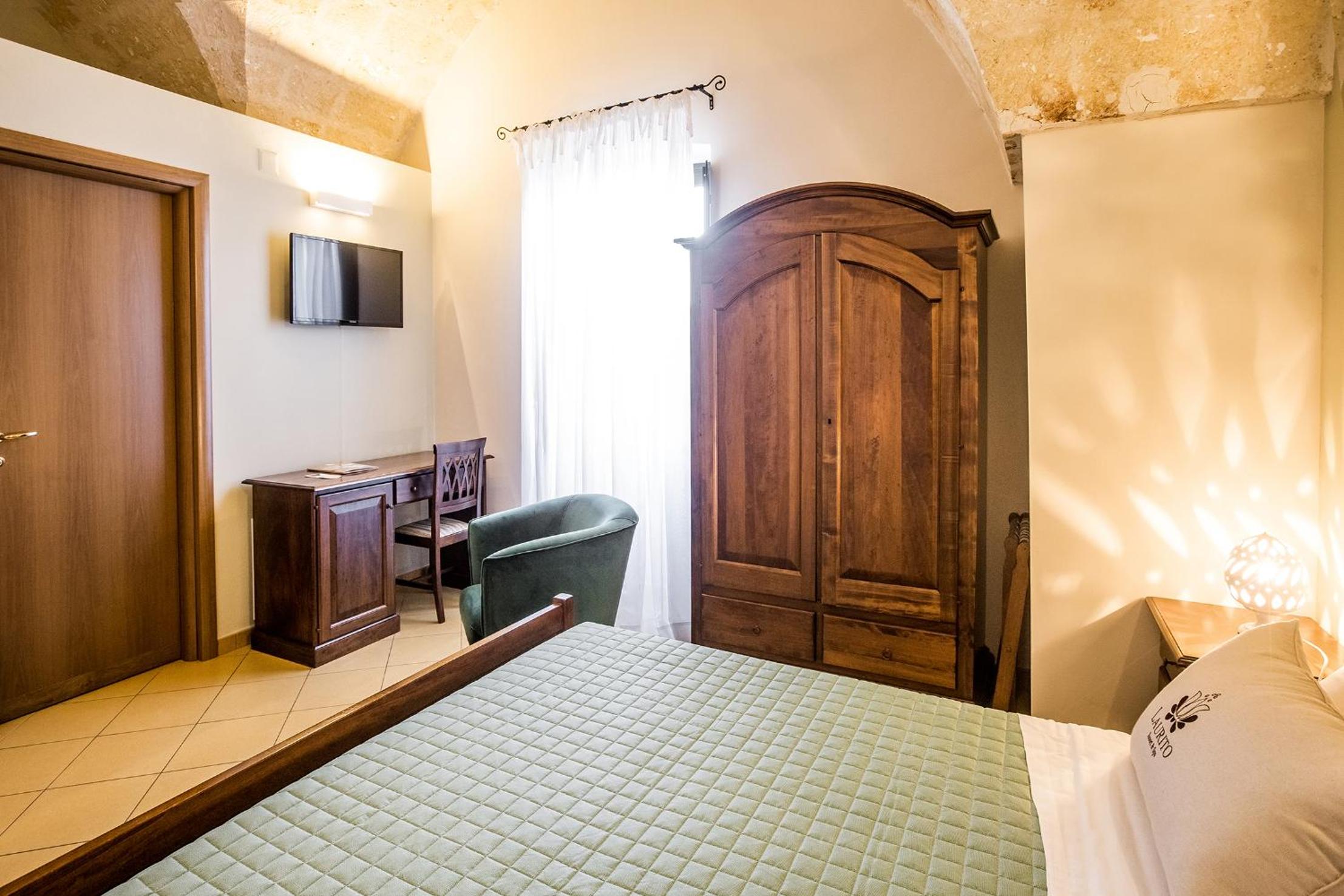Double Room - Photo 7