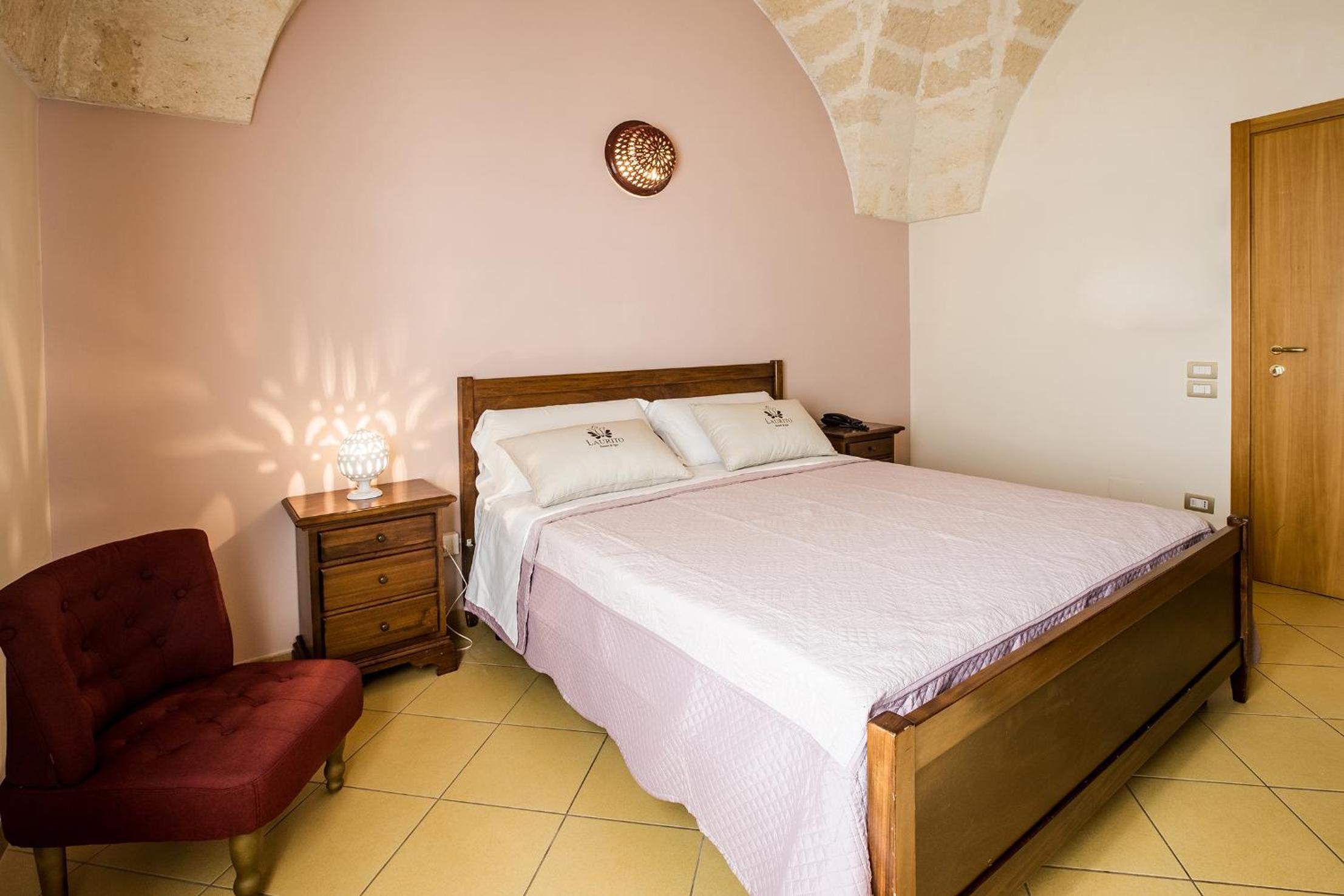 Double Room - Photo 8