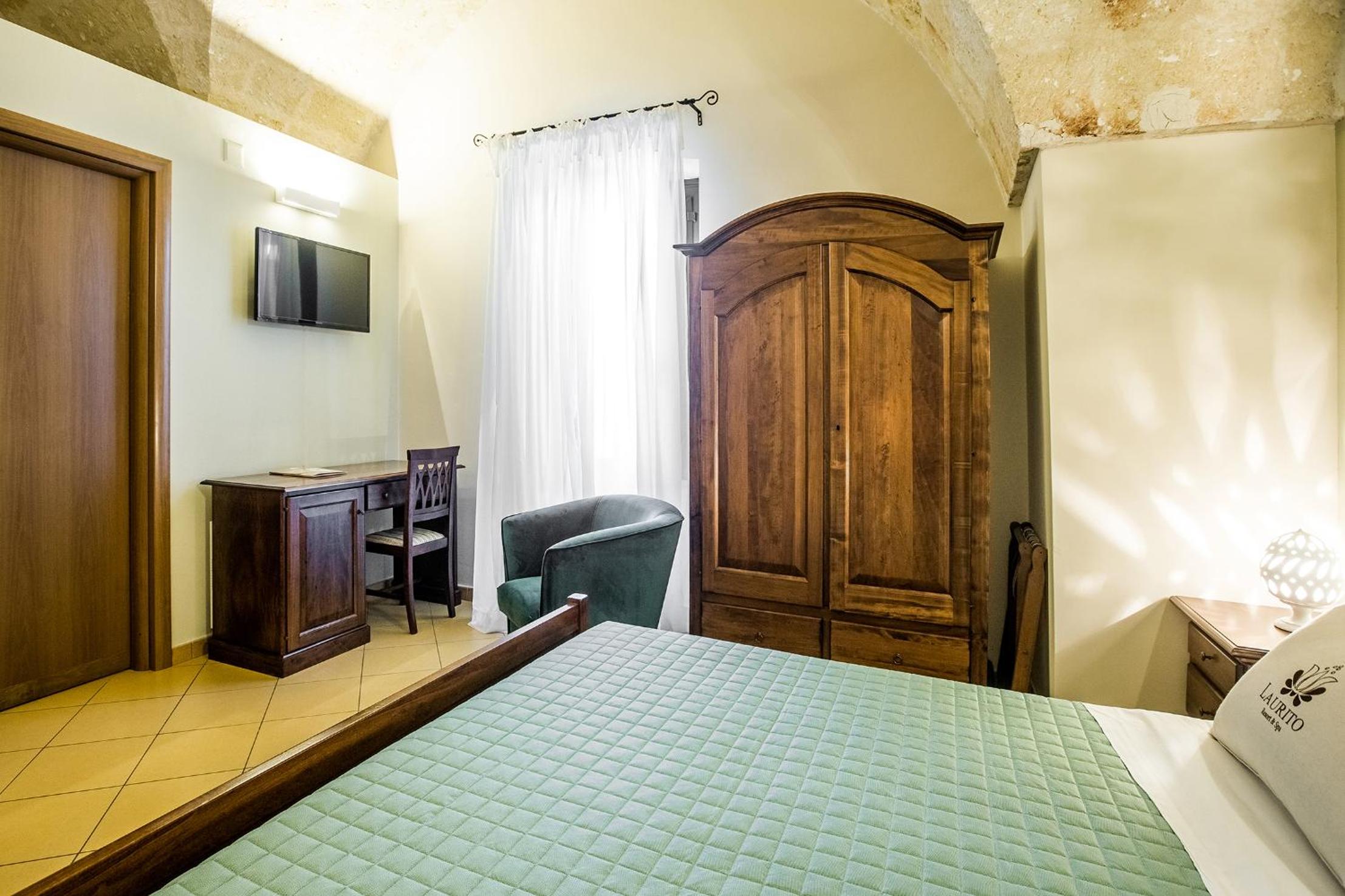 Double Room - Photo 11