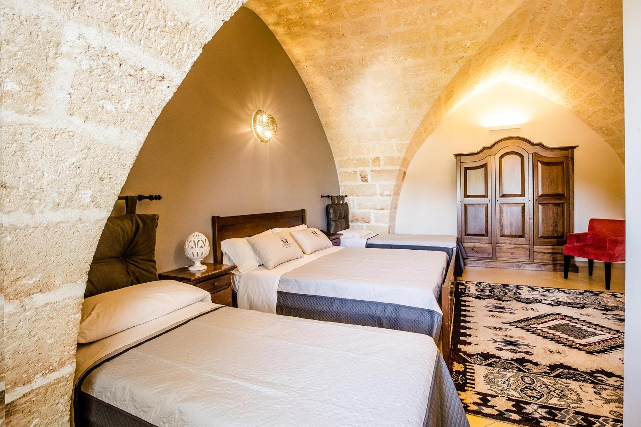 Standard Quadruple Room - Photo 7