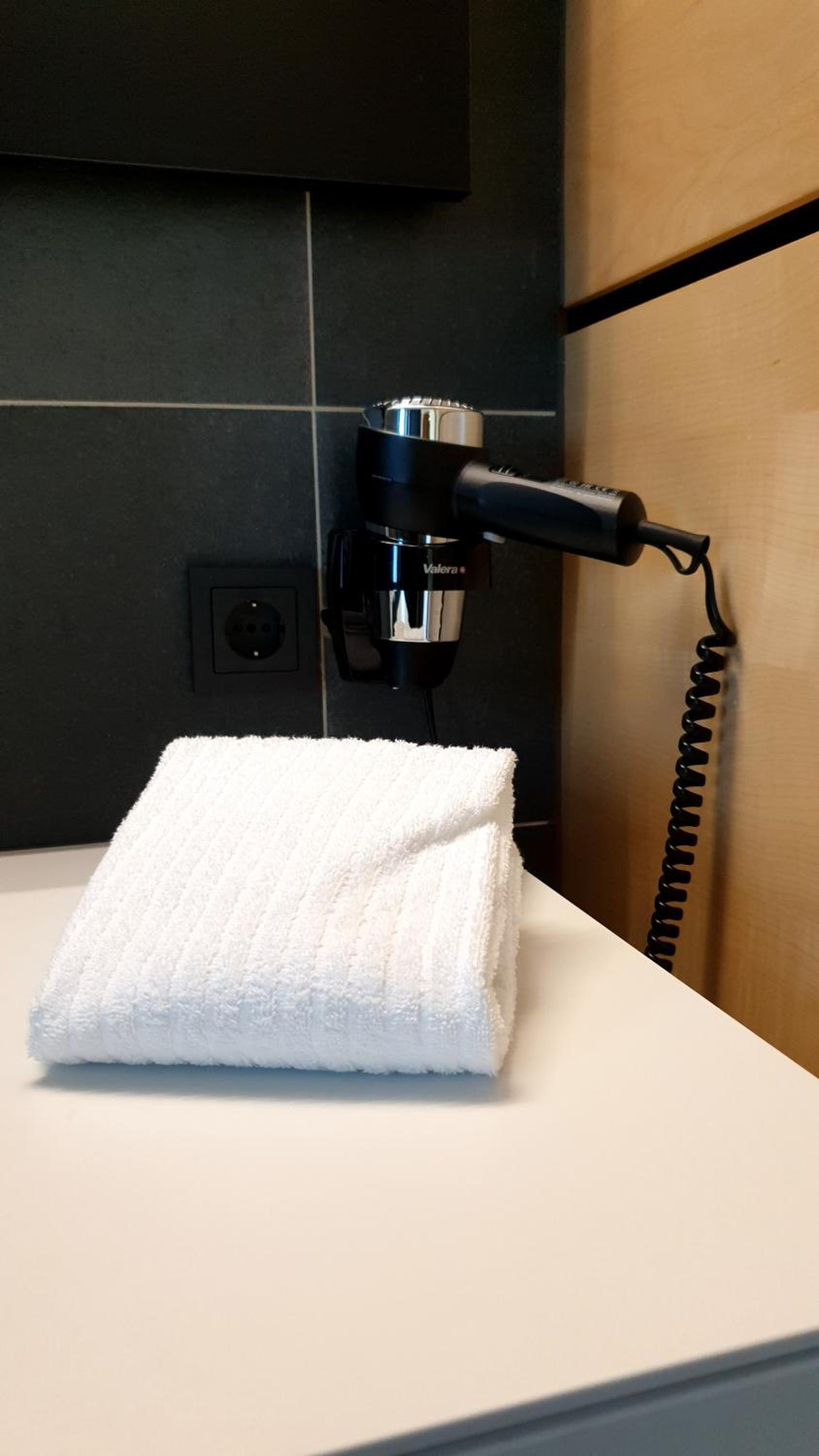 Single Room - Disability Access photo 2