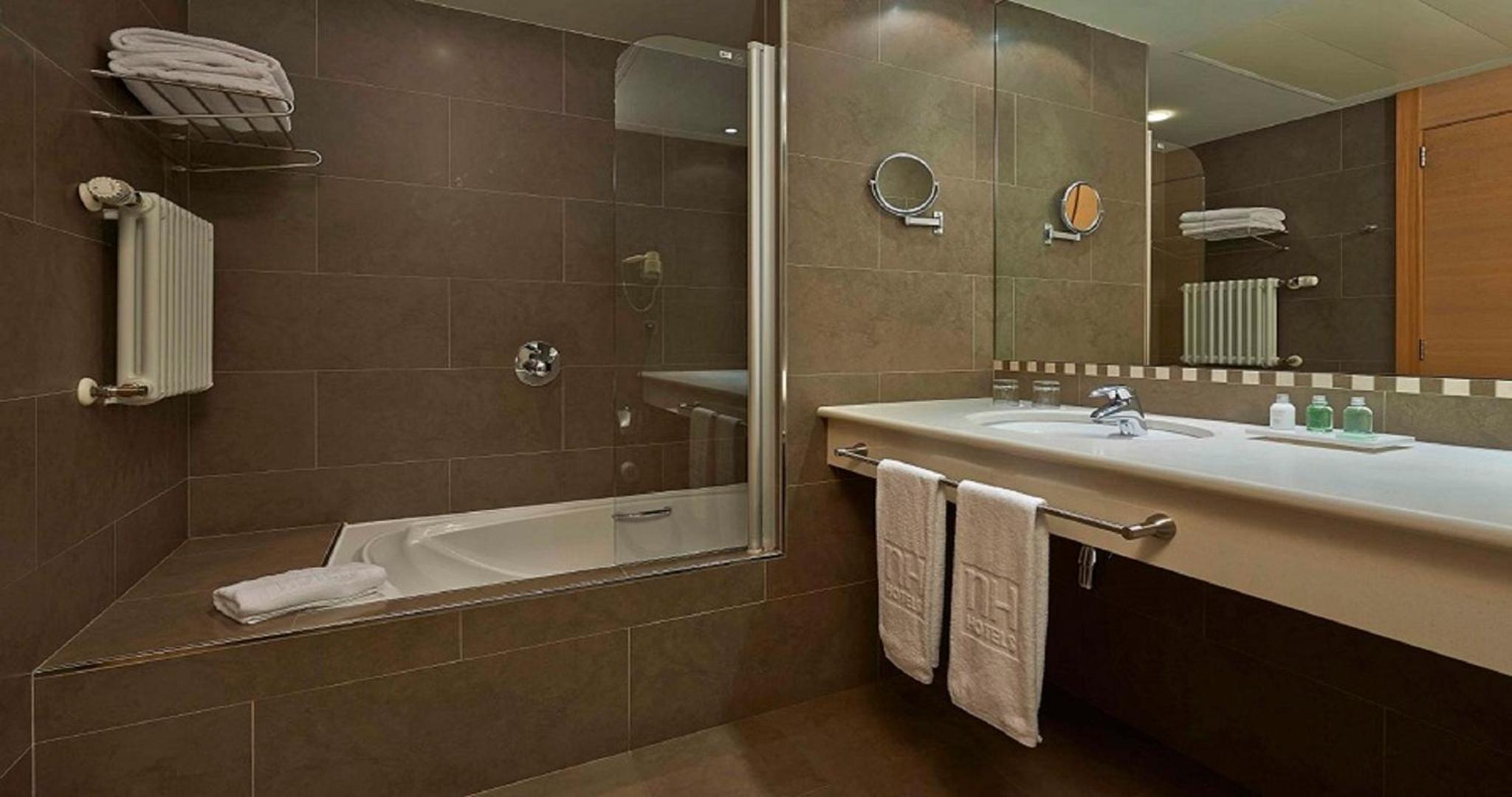 Standard Double or Twin Room photo 2