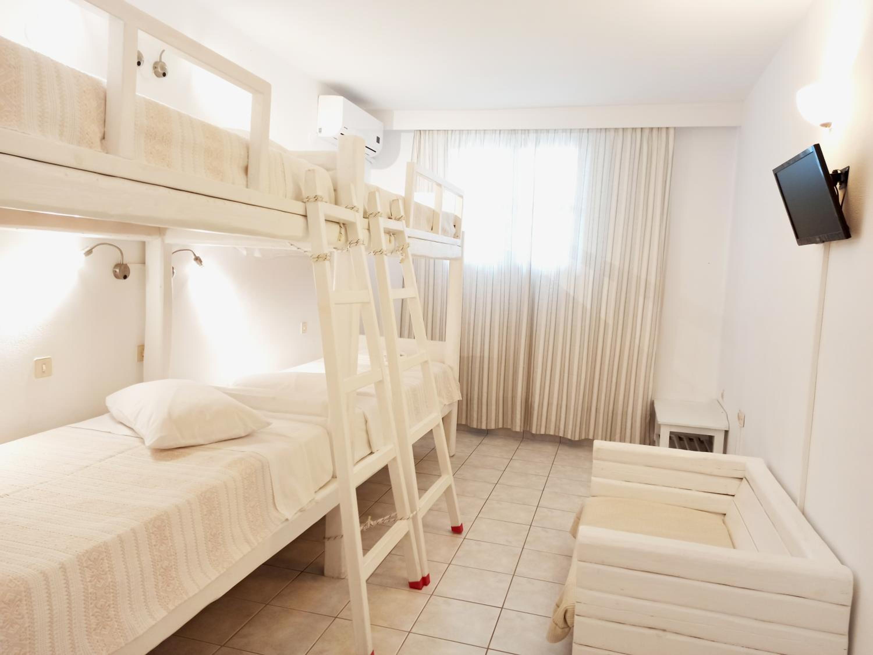 Basement Budget Quadruple Room
