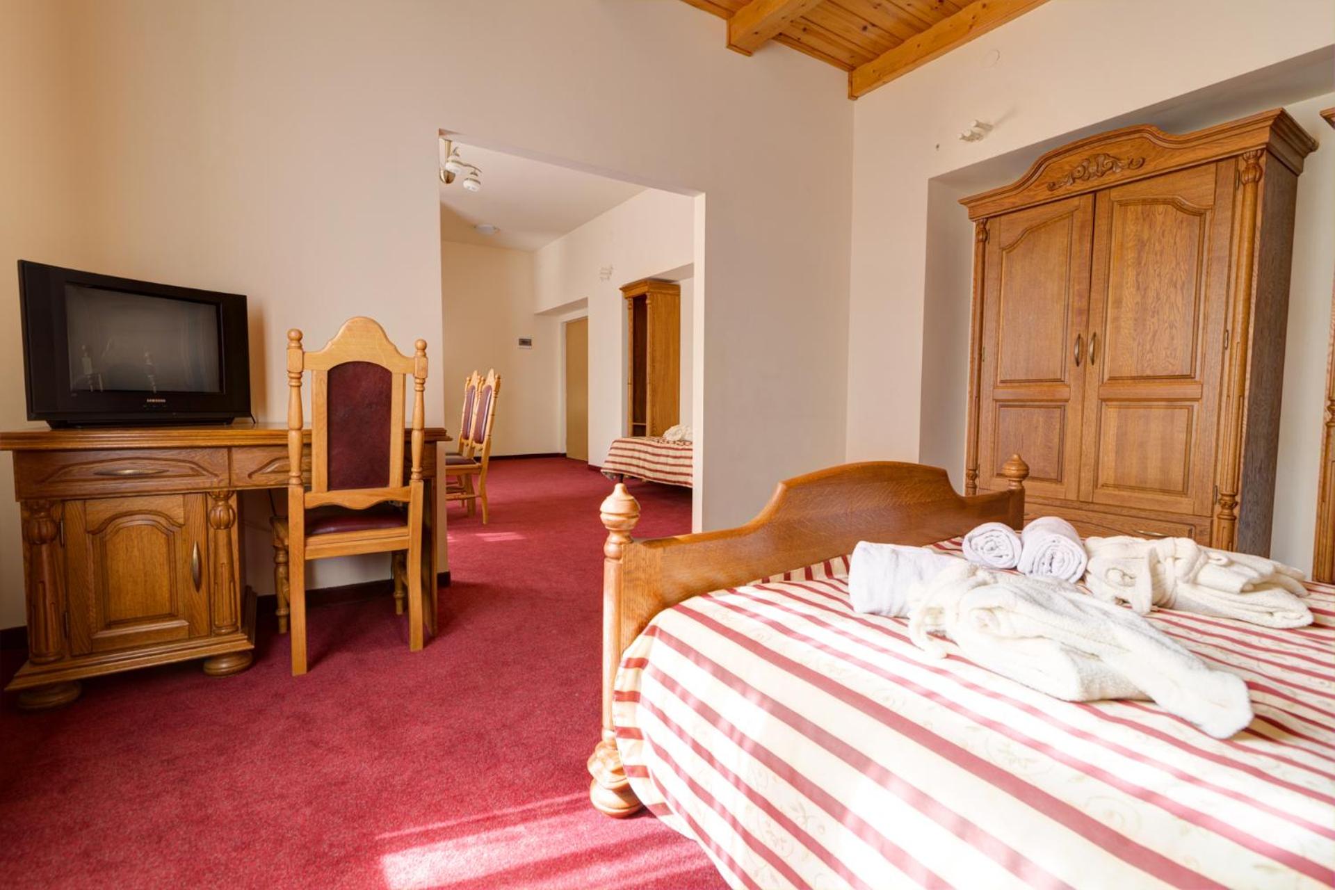 Deluxe Suite - Photo 2
