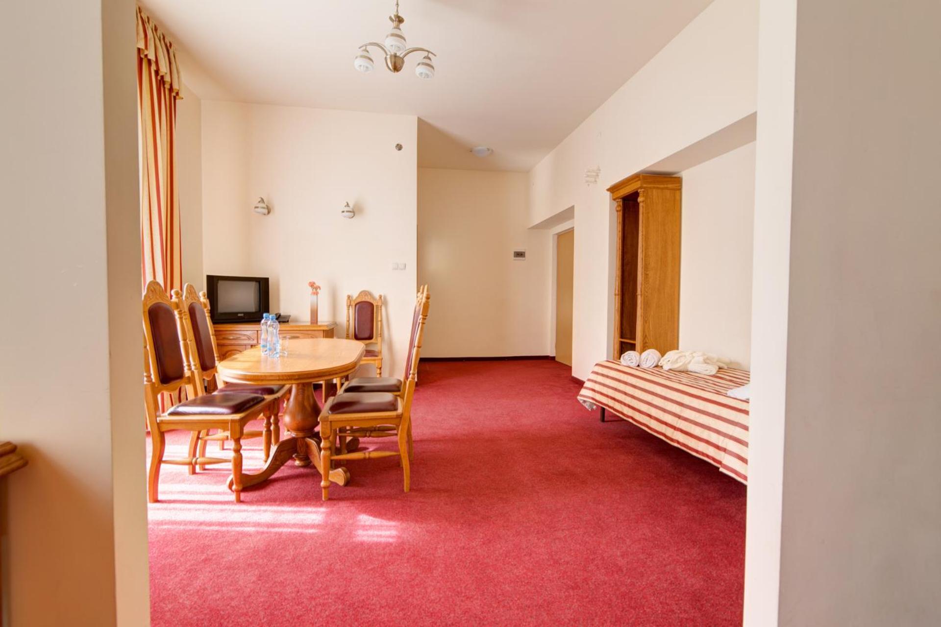 Deluxe Suite - Photo 7