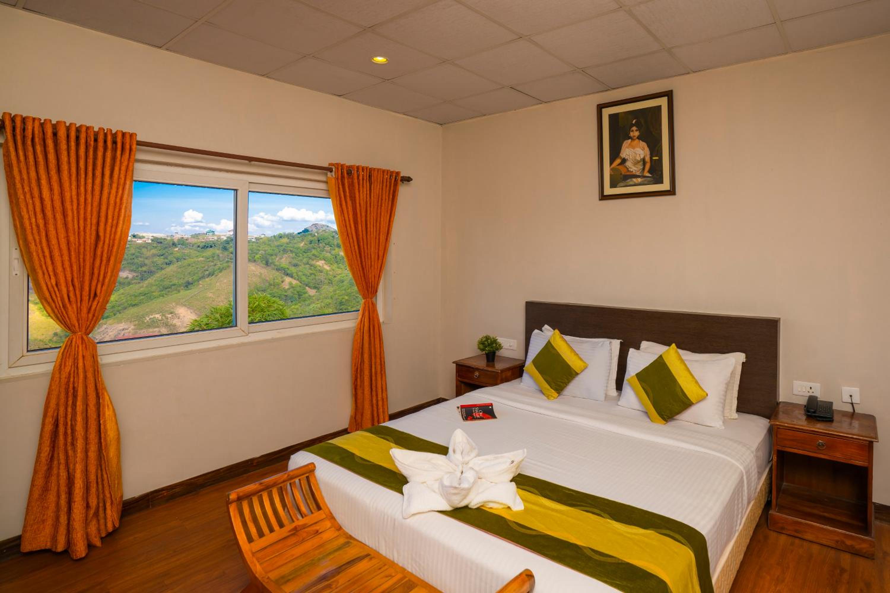 Deluxe Double Room with Balcony - Photo 1