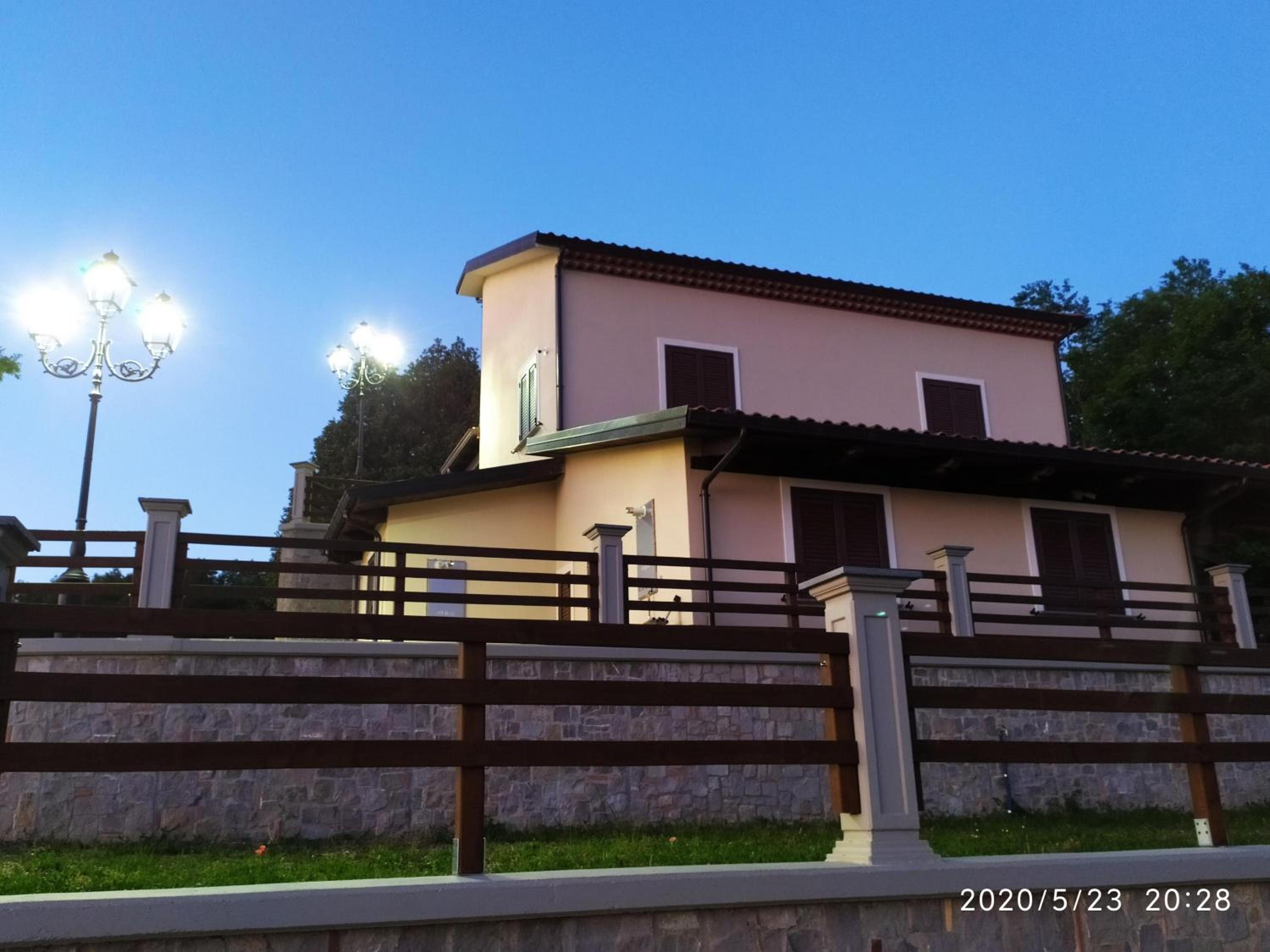 Apartment - Split Level - Photo 5