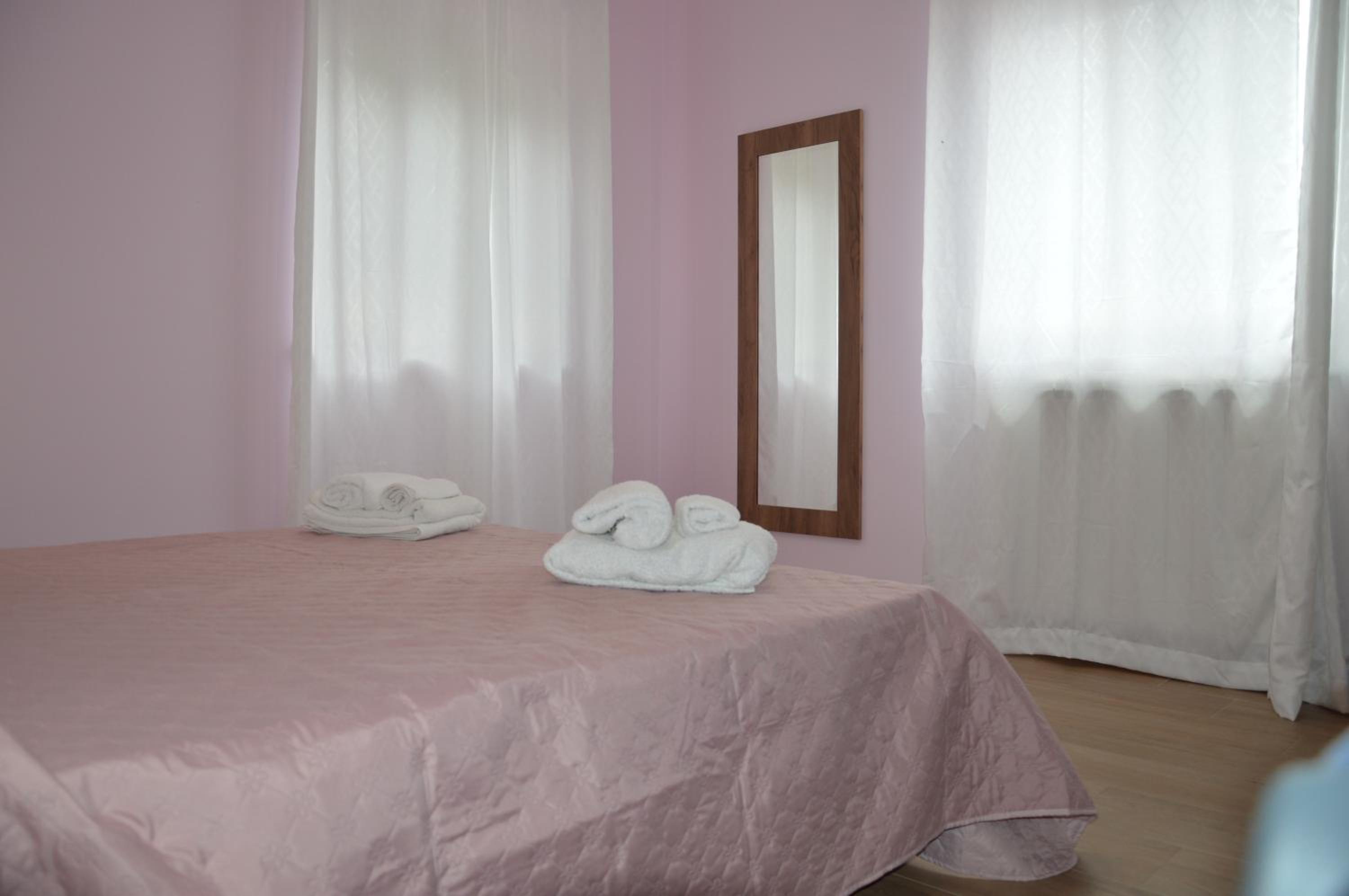 Apartment with Mountain View - Photo 14
