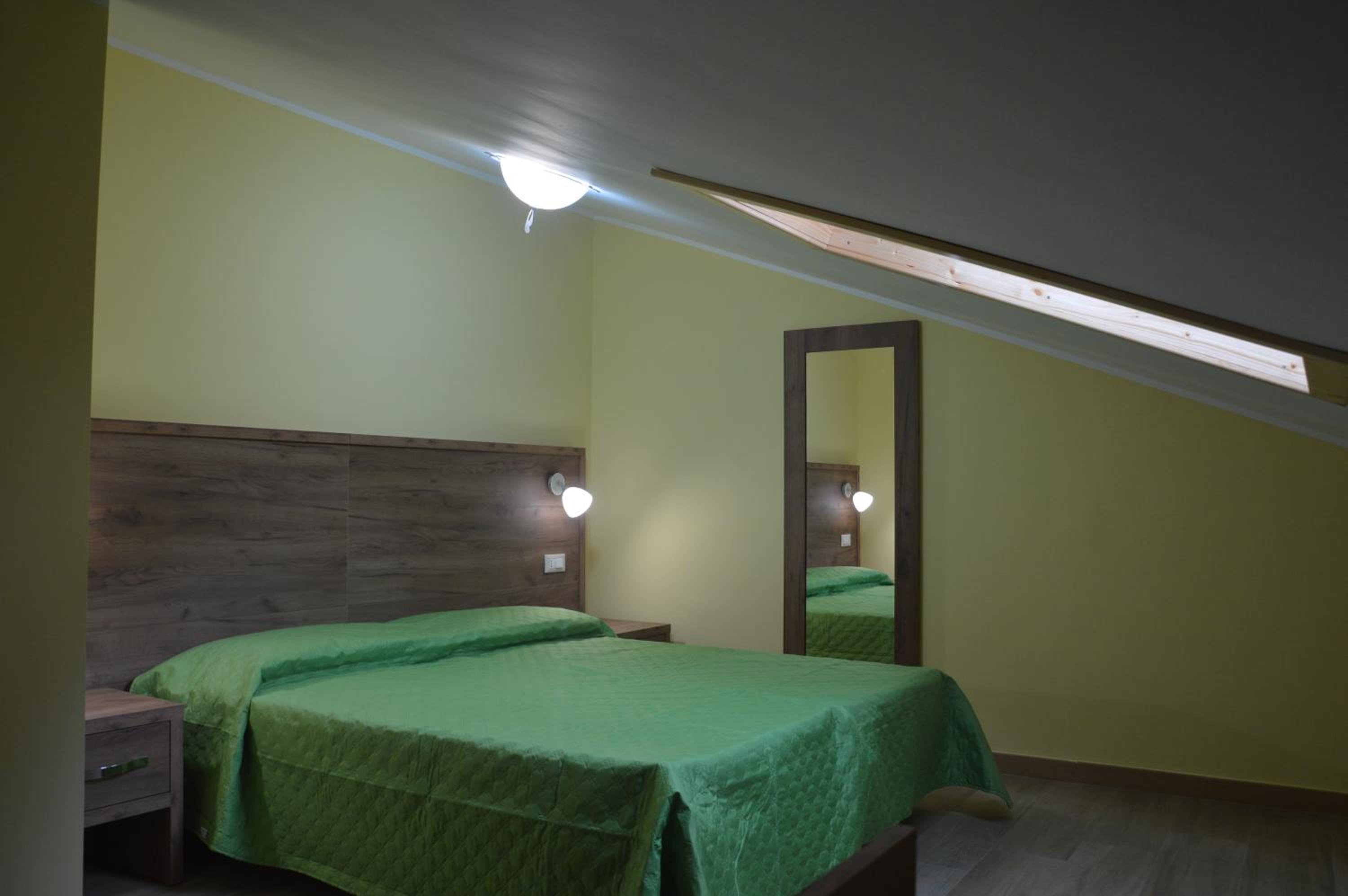 Apartment - Split Level - Photo 25