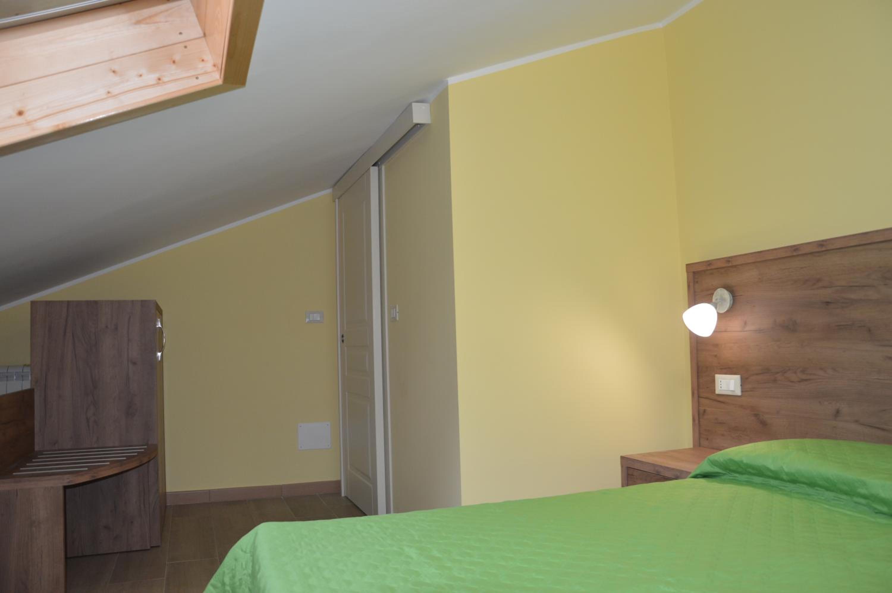 Apartment - Split Level - Photo 23