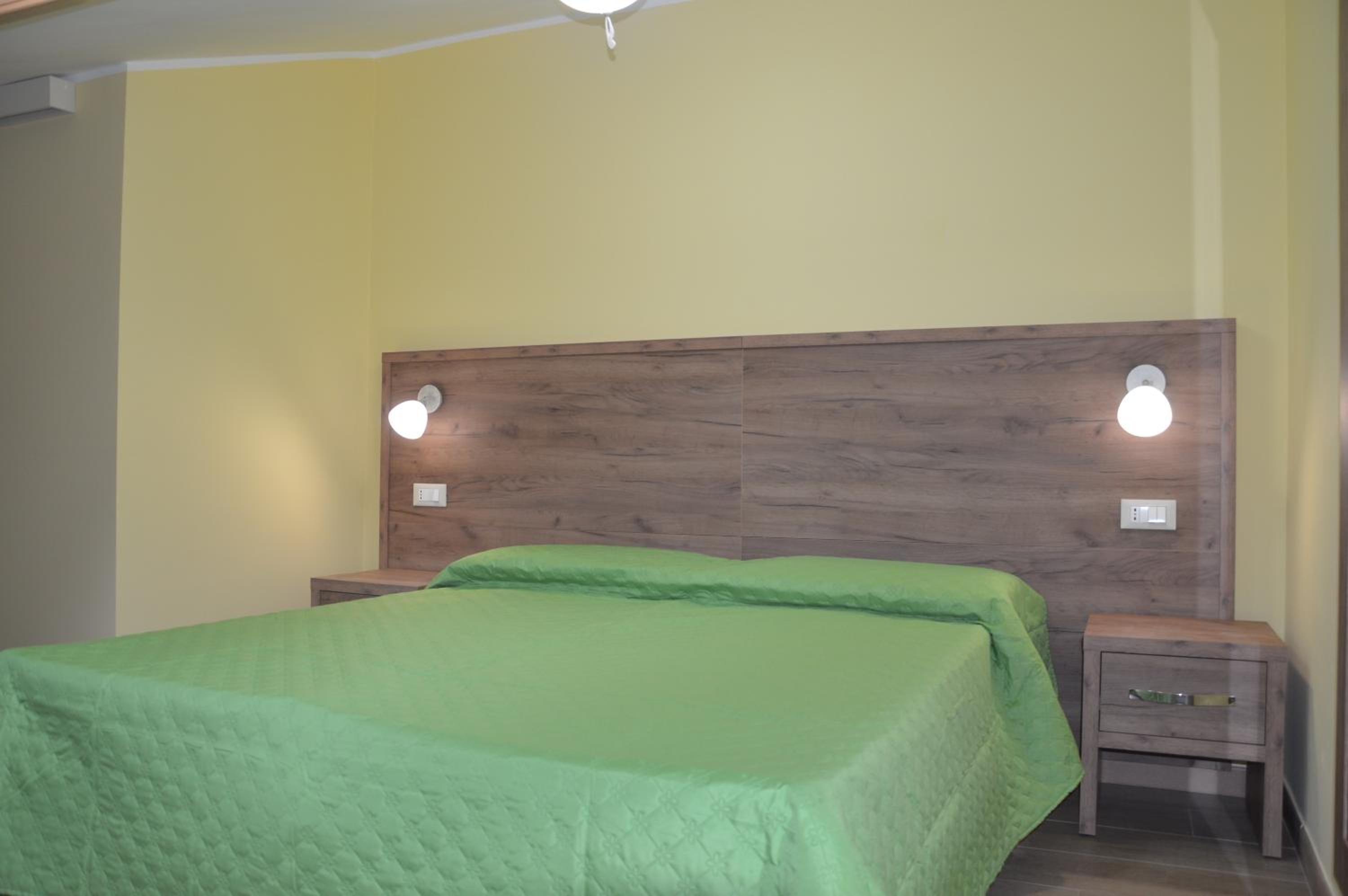 Apartment - Split Level - Photo 26