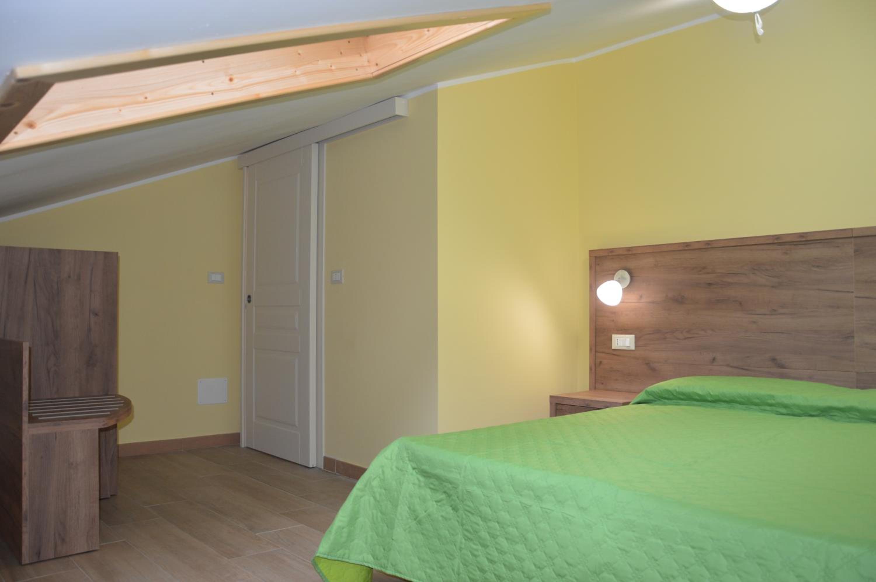 Apartment - Split Level - Photo 27