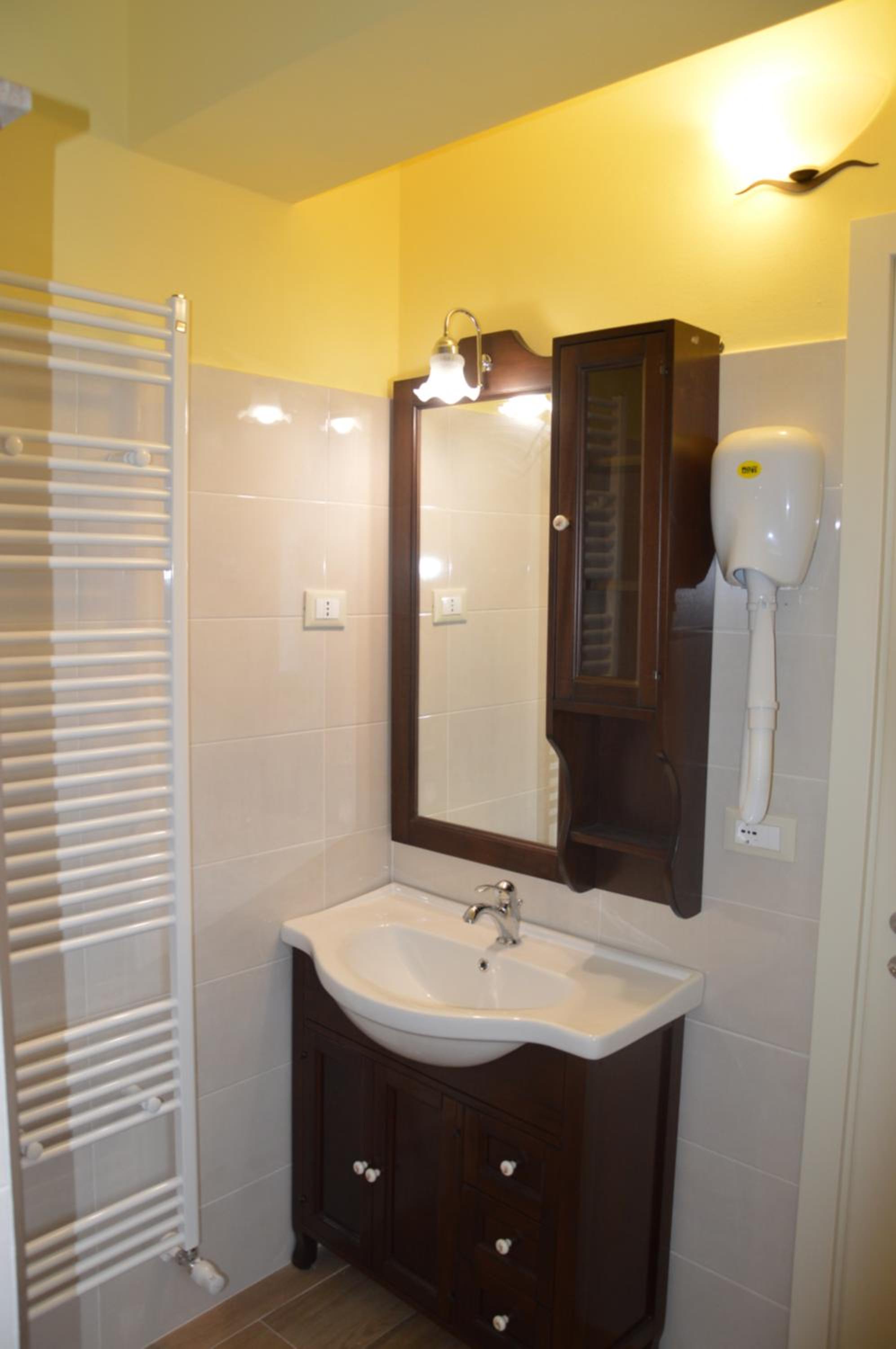 Apartment - Split Level - Photo 14