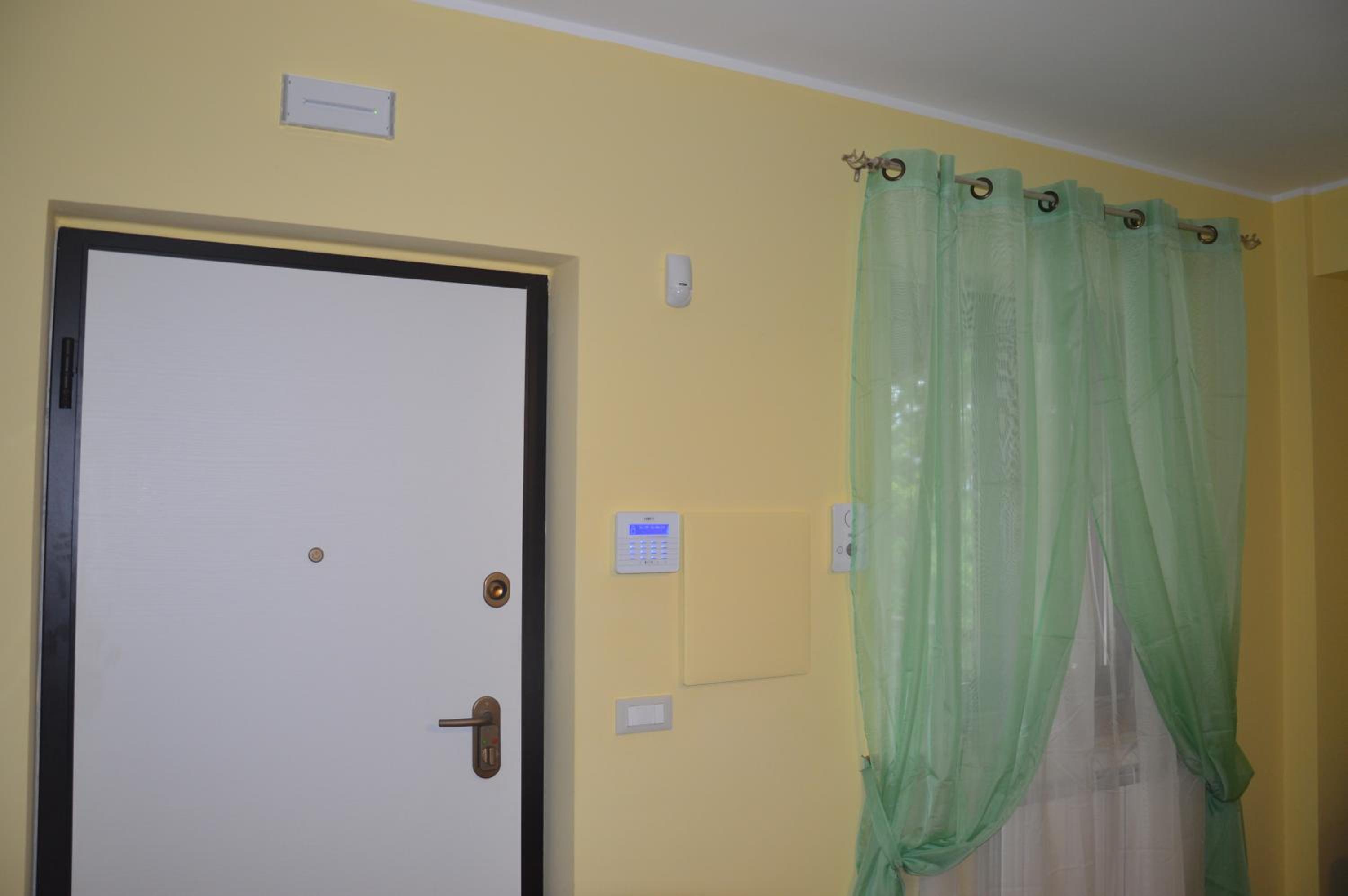 Apartment - Split Level - Photo 9