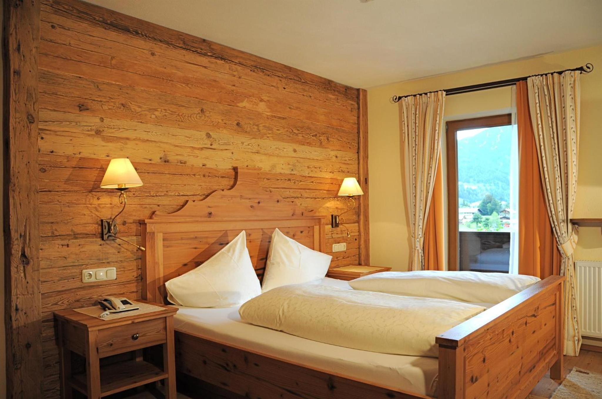 Deluxe Double Room with Shower photo 2