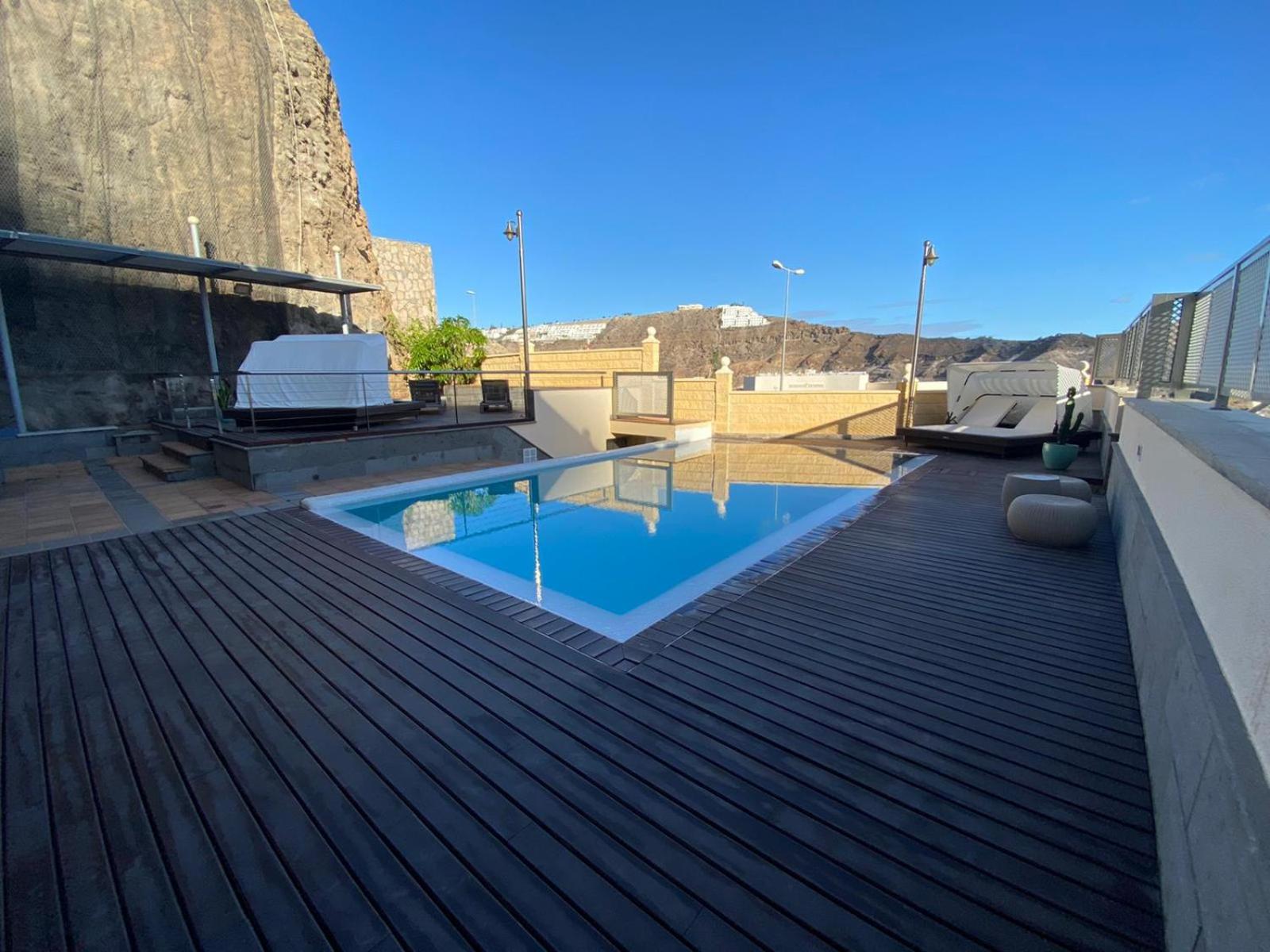 Three-Bedroom Premium Apartment with Balcony photo 3