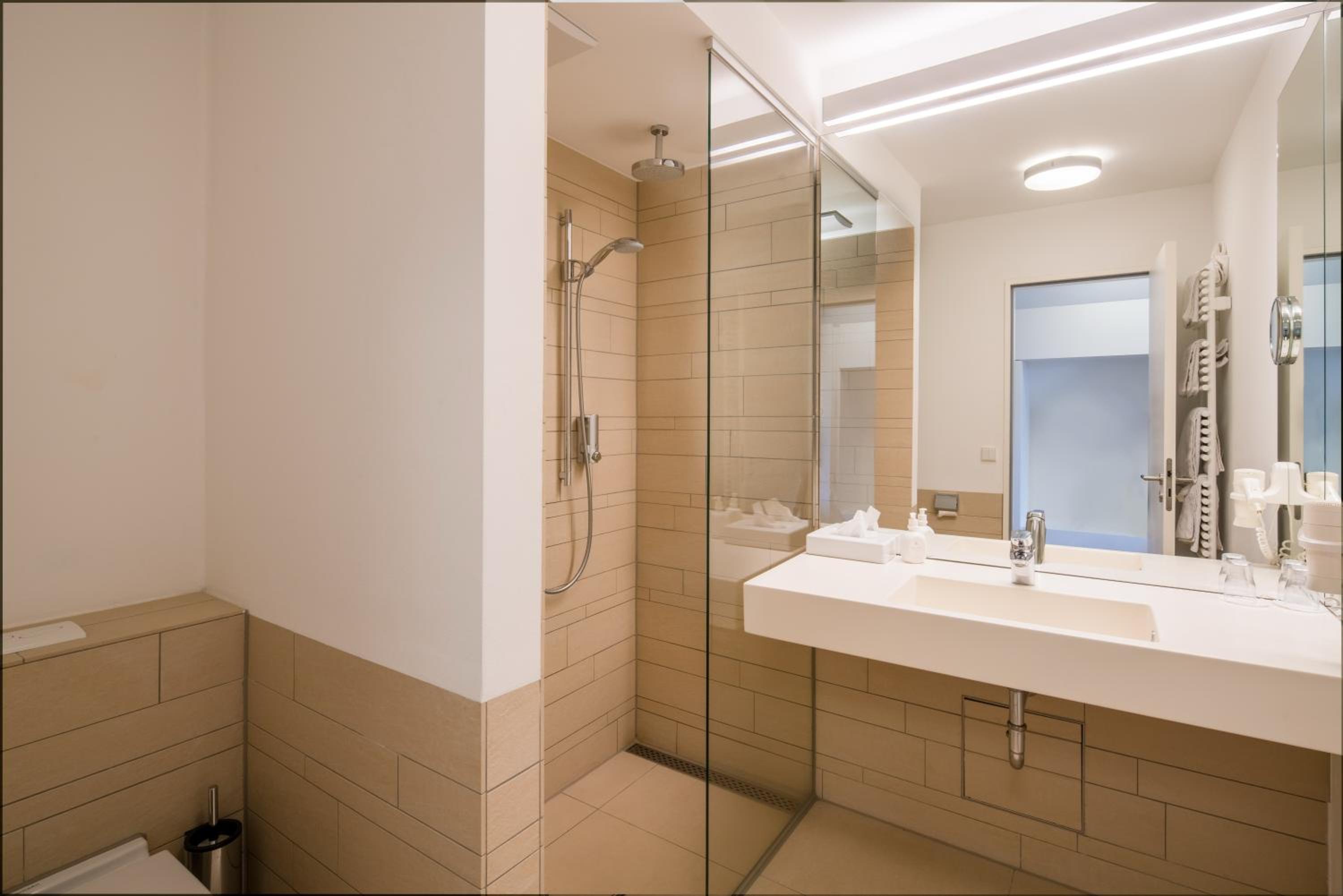 Superior Room - Photo 16