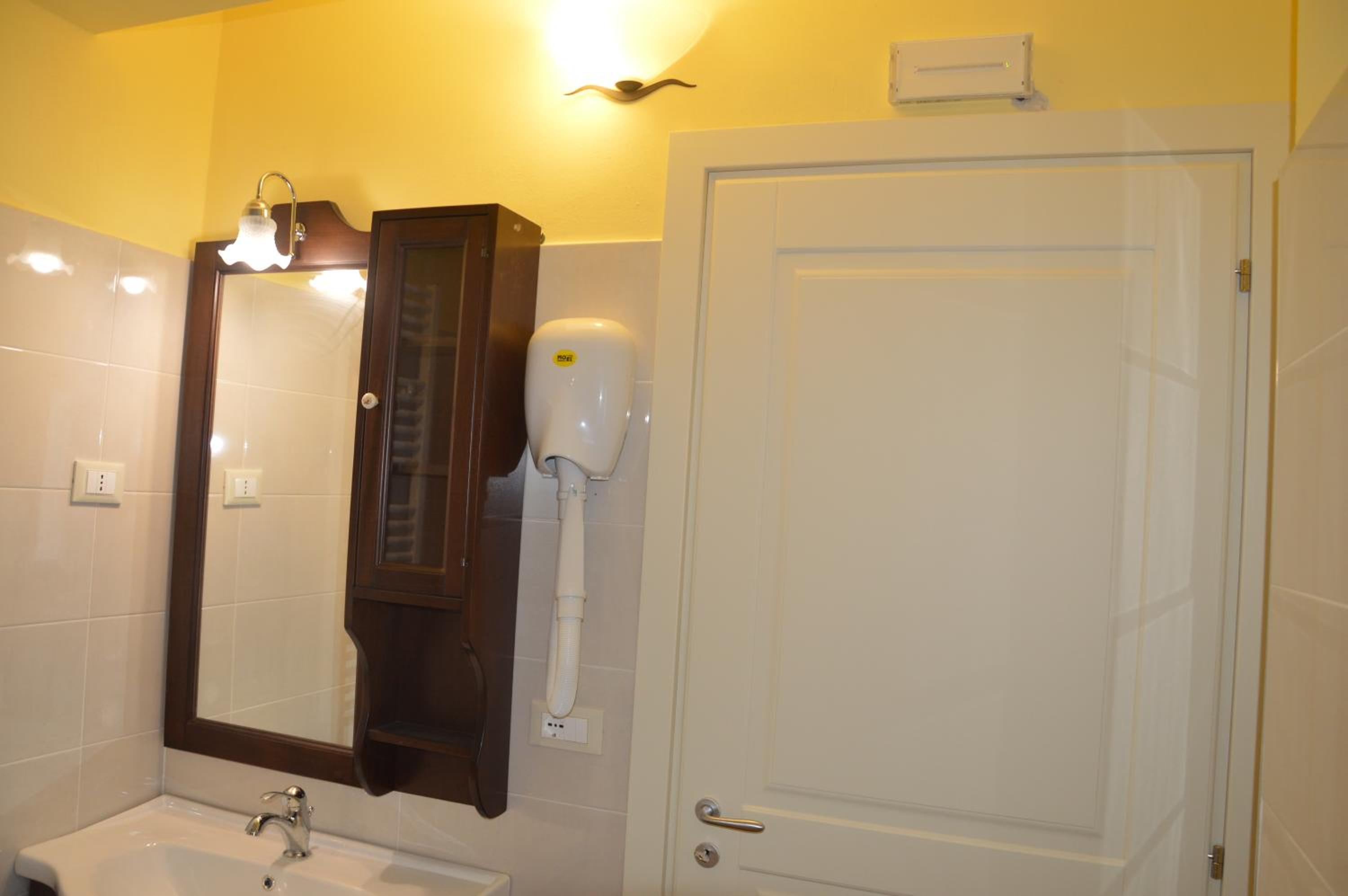 Apartment - Split Level - Photo 13