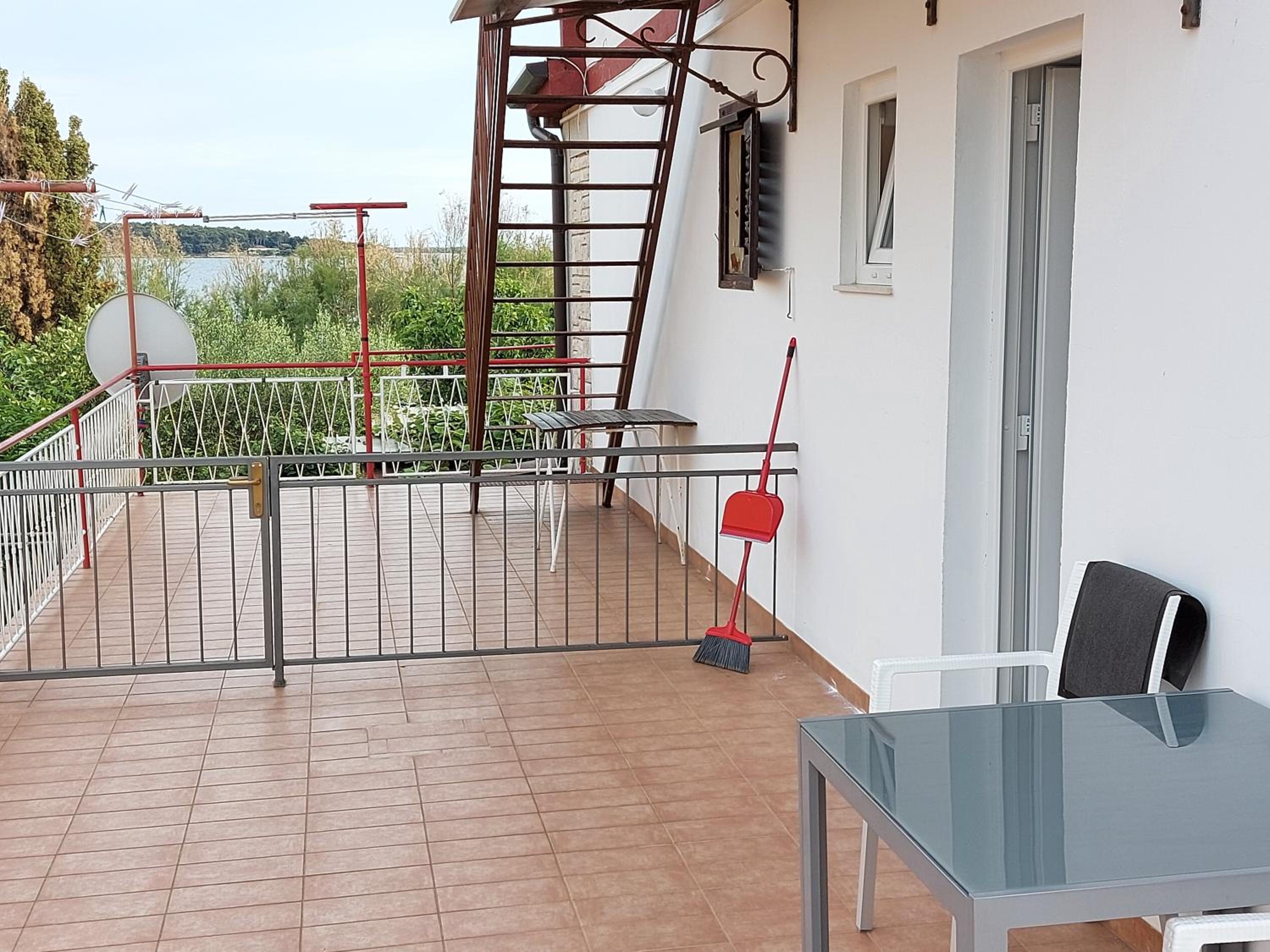 Double or Twin Room with Side Sea View photo 3
