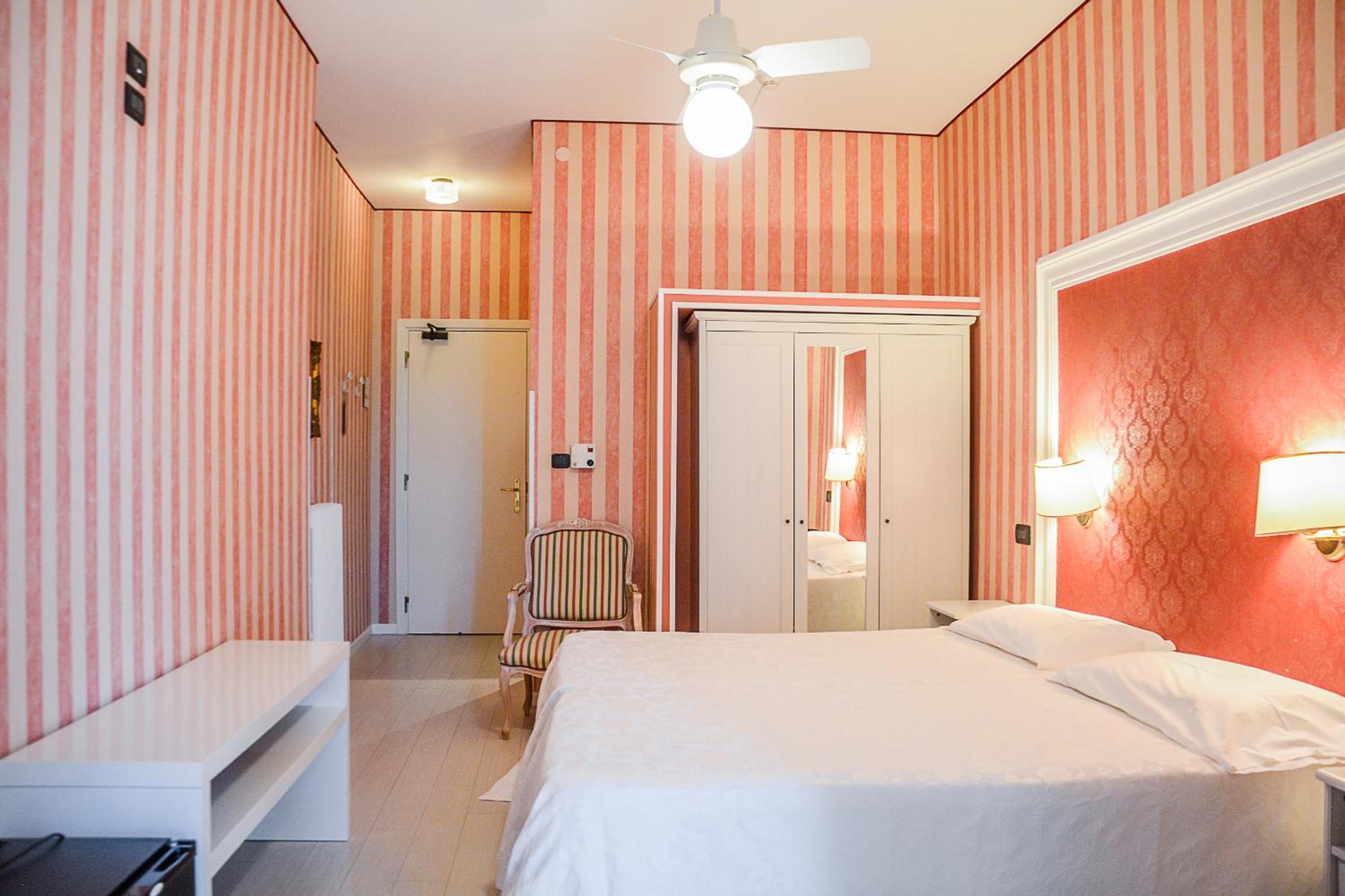 Classic Double Room - Photo 6