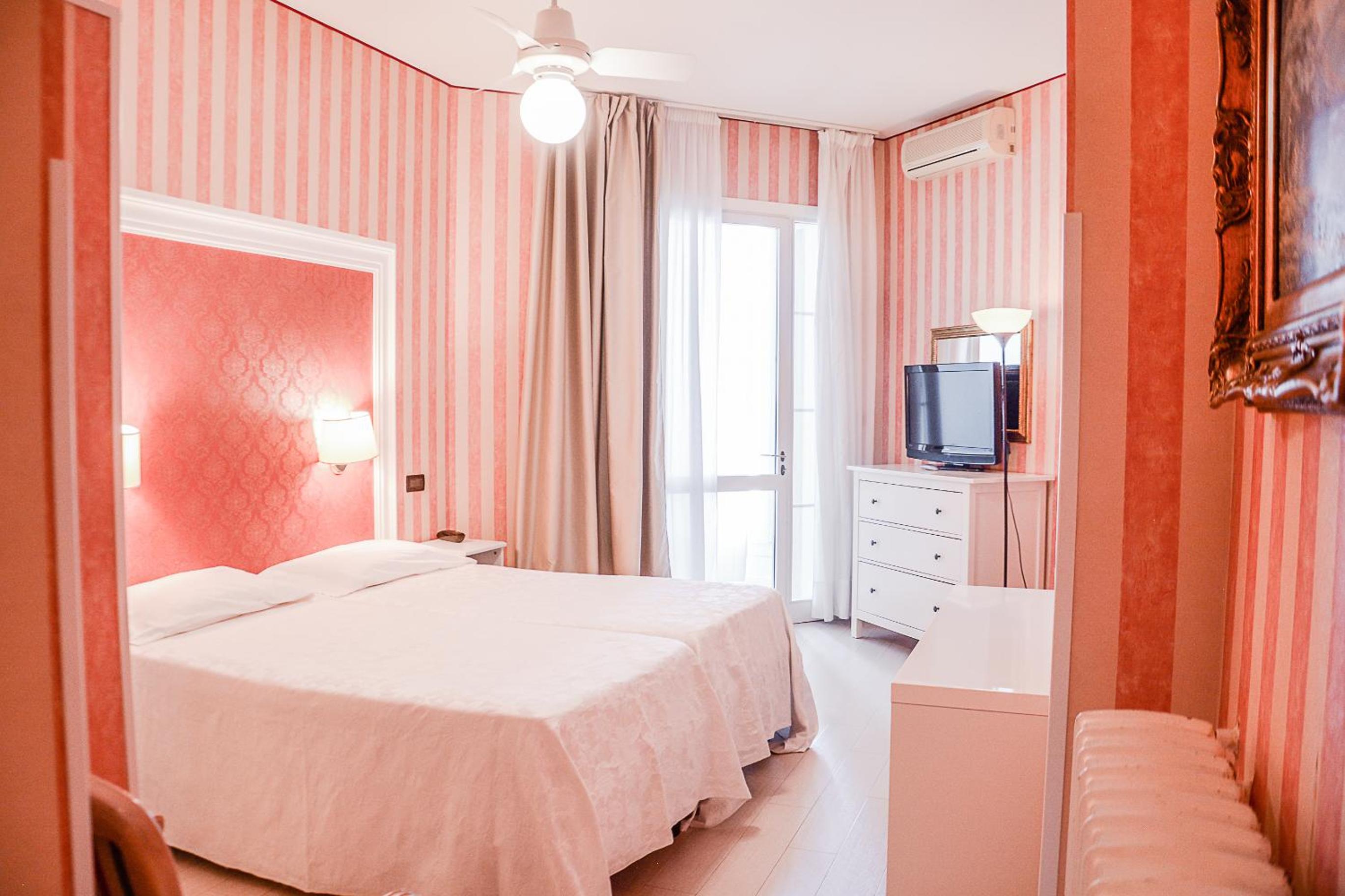 Classic Double Room - Photo 1