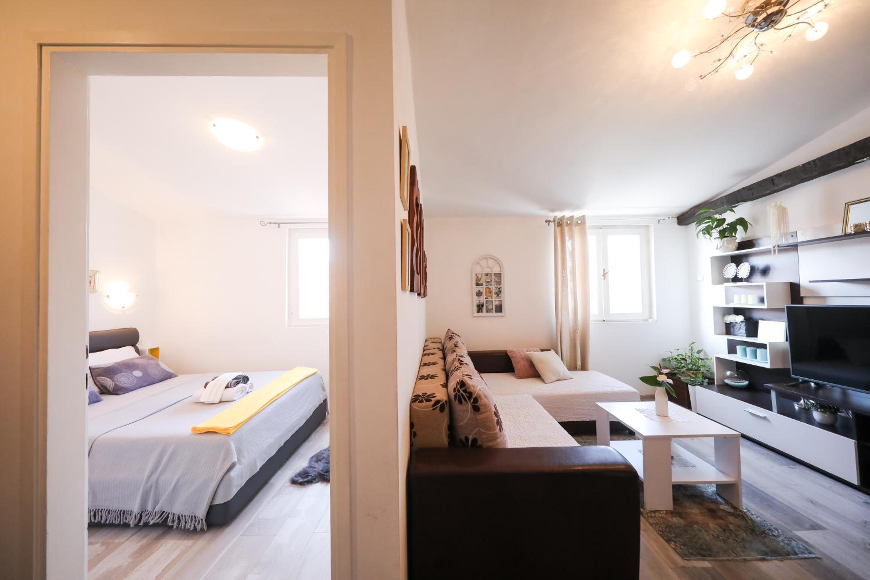 One-Bedroom Apartment - Photo 19