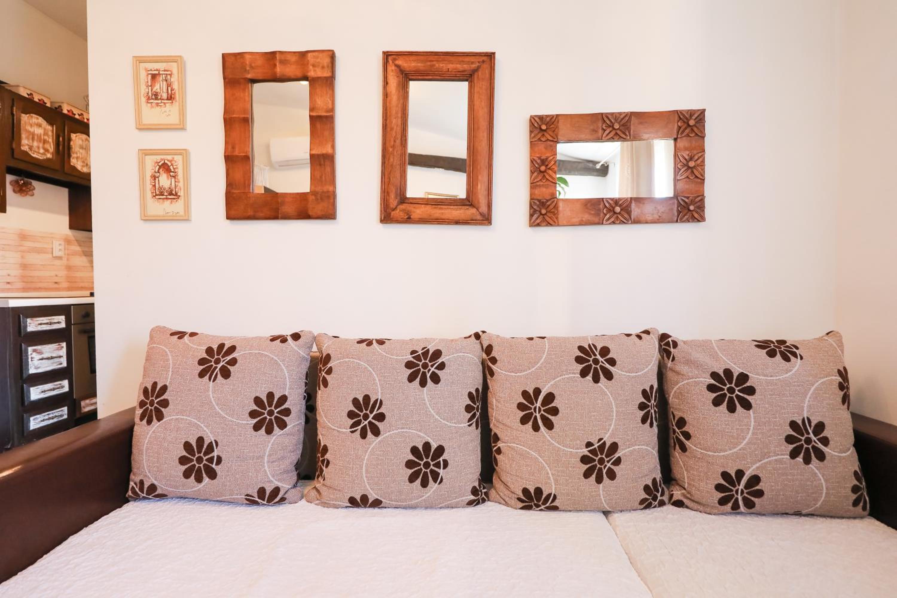 One-Bedroom Apartment - Photo 20