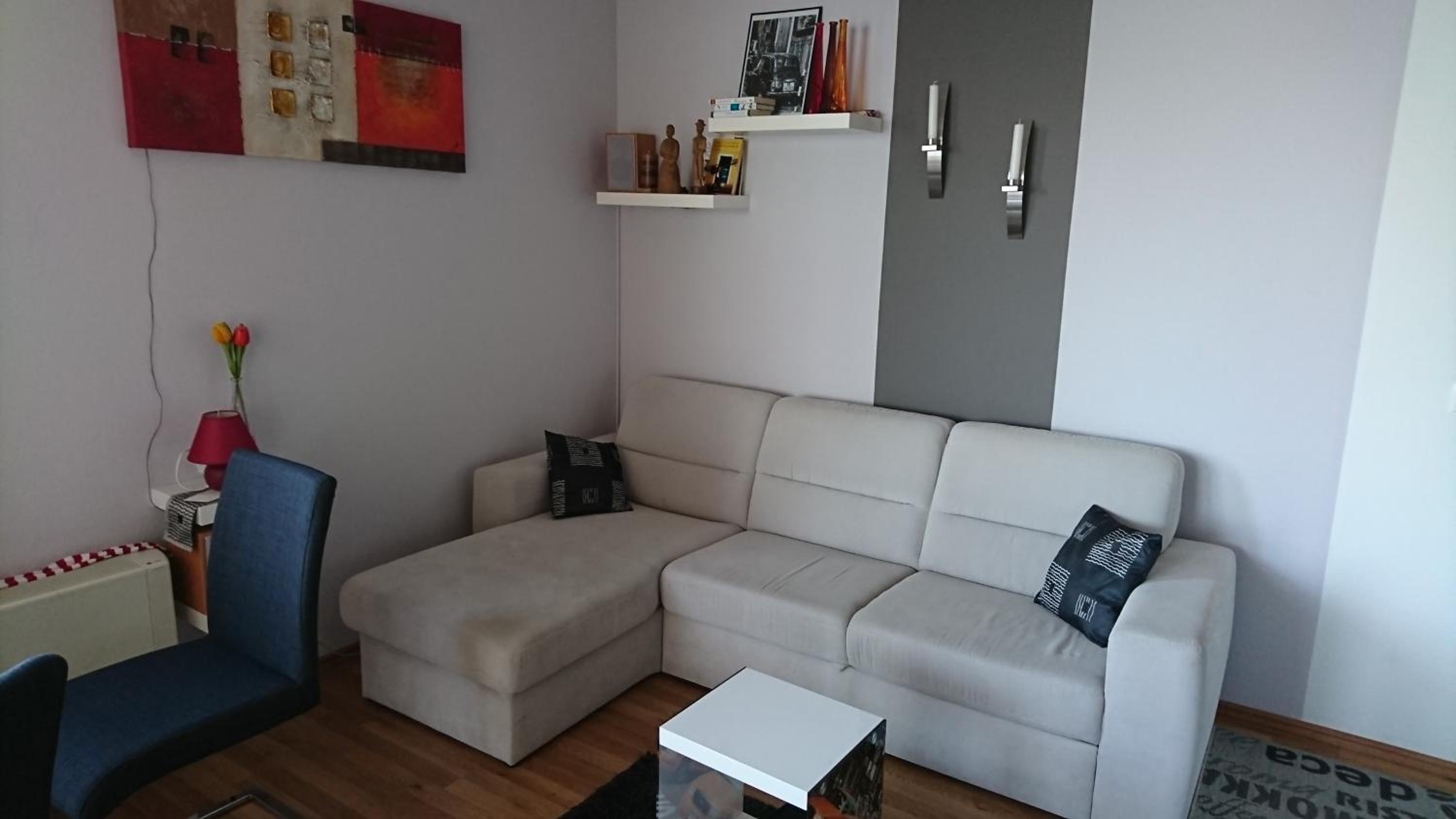 One-Bedroom Apartment with Lake View