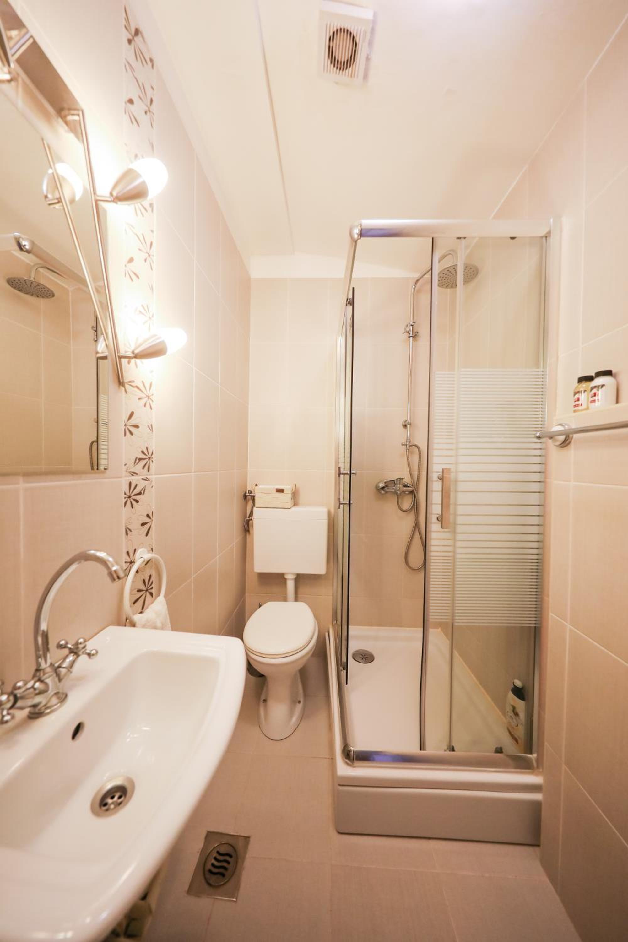 One-Bedroom Apartment - Photo 10