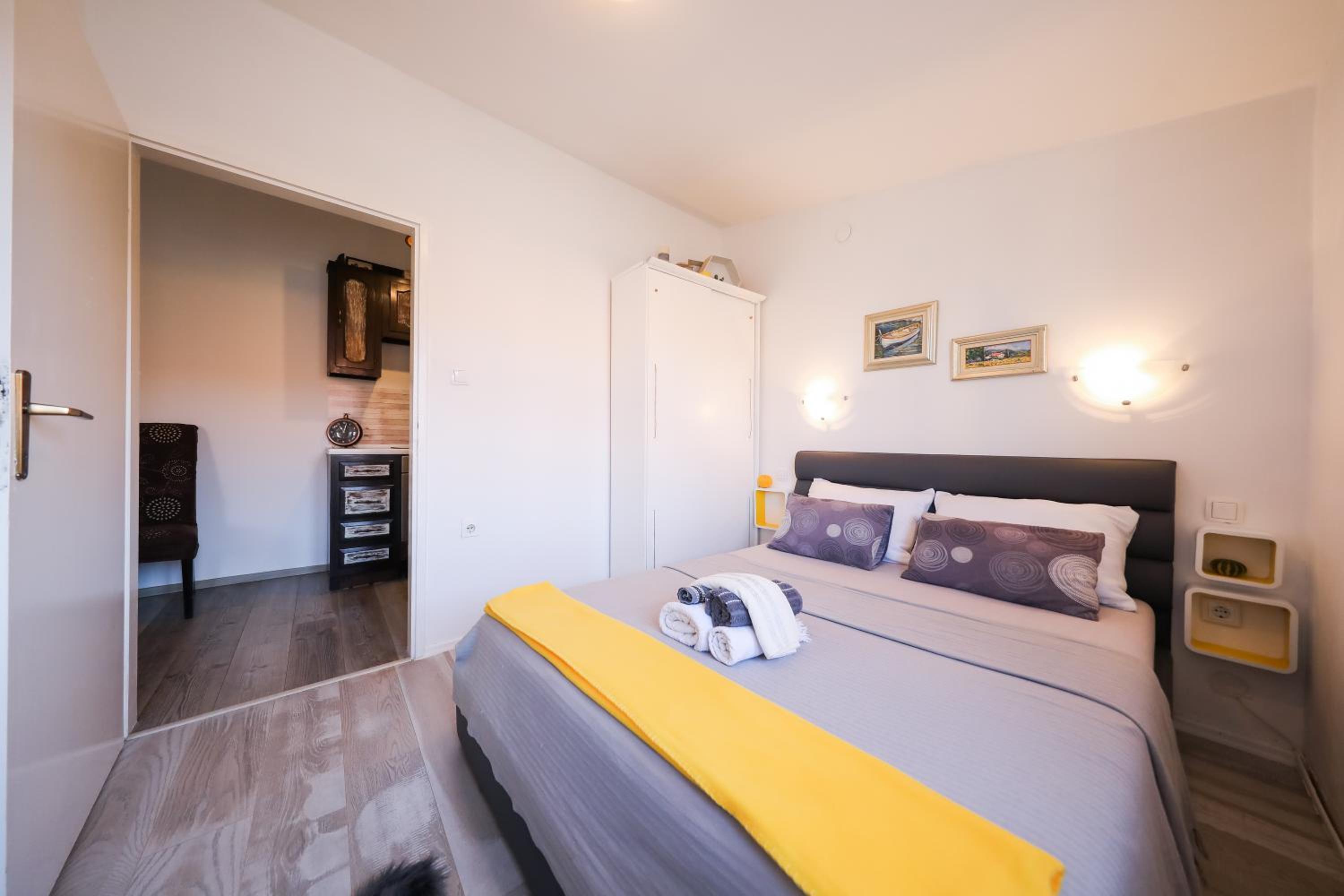 One-Bedroom Apartment - Photo 16