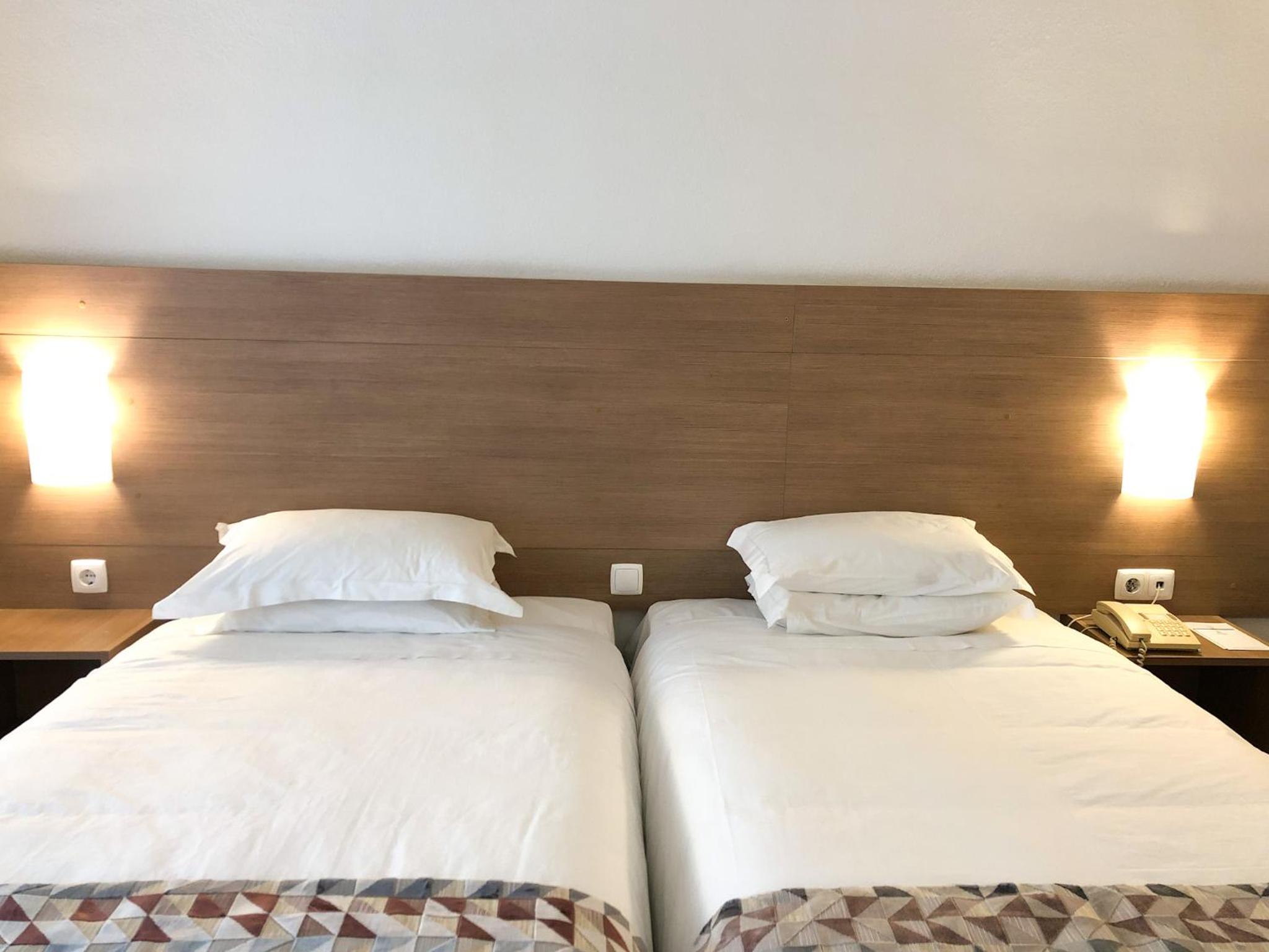 Twin Room - Photo 1