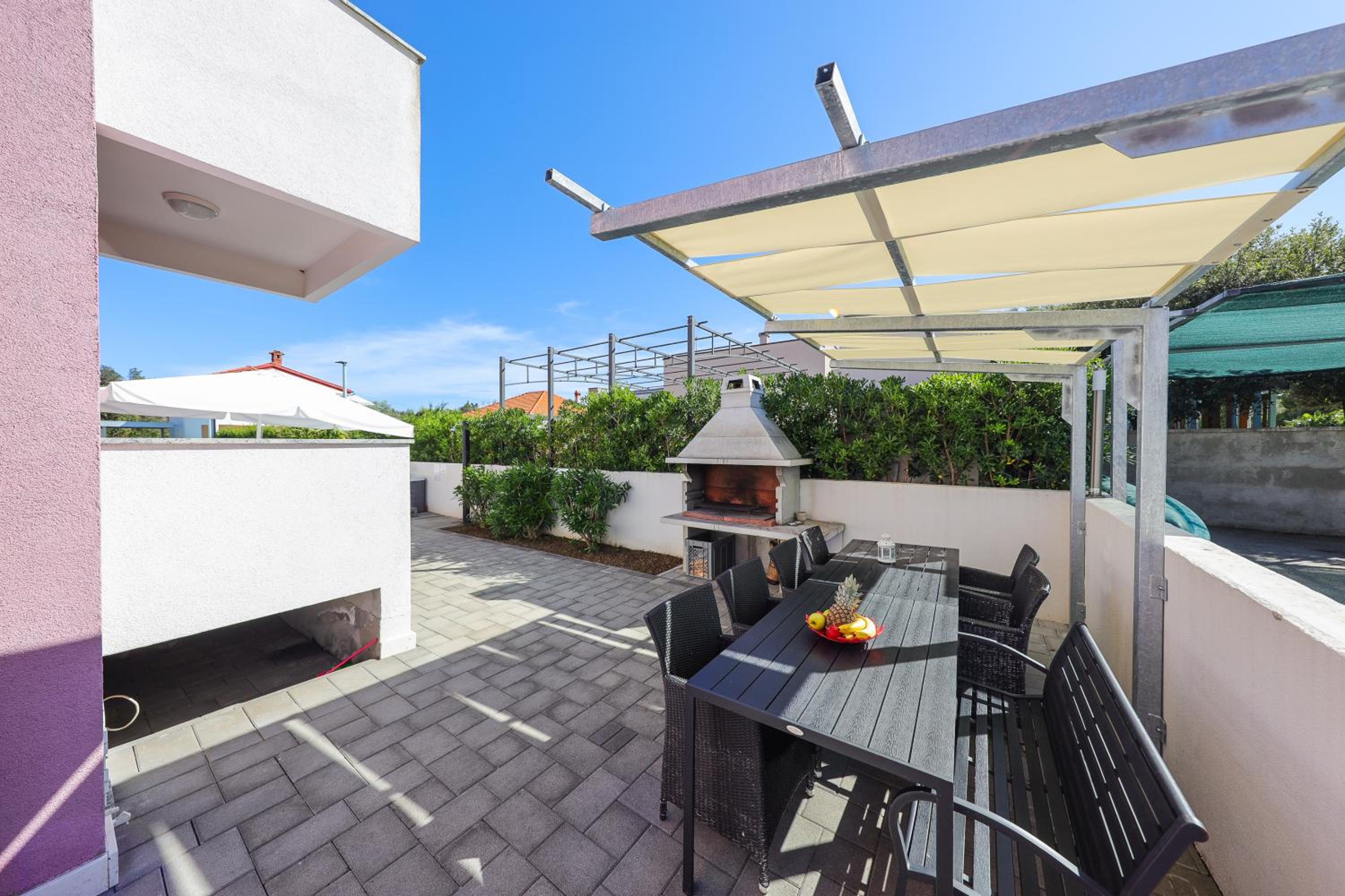 One-Bedroom Apartment with Terrace or Balcony - Photo 36