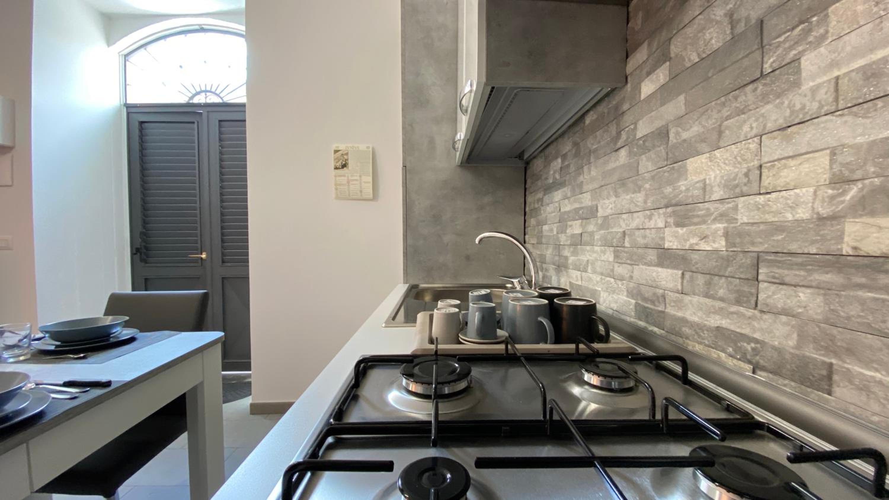 One-Bedroom House - Photo 13