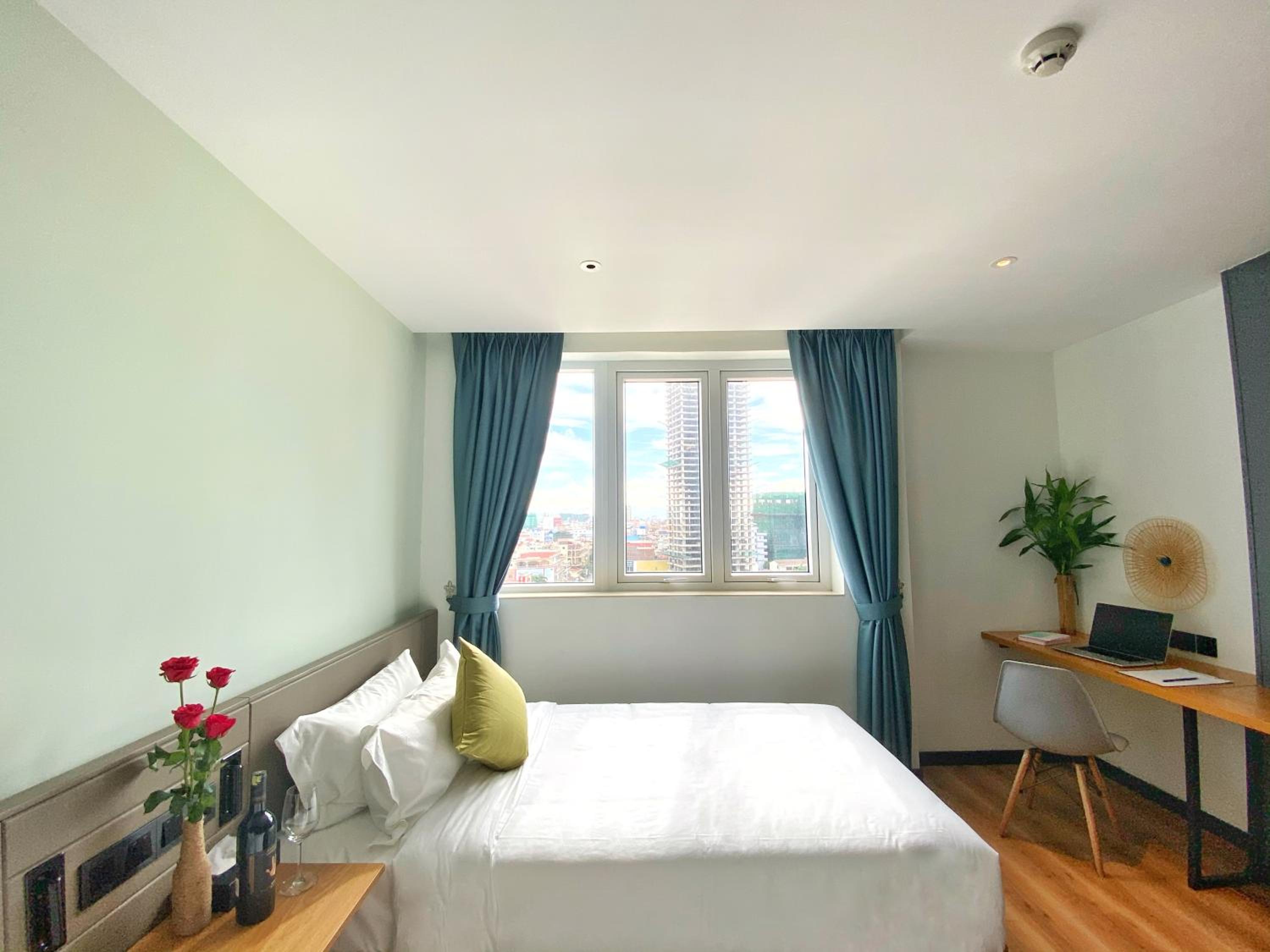 Double Room with Balcony - Photo 2
