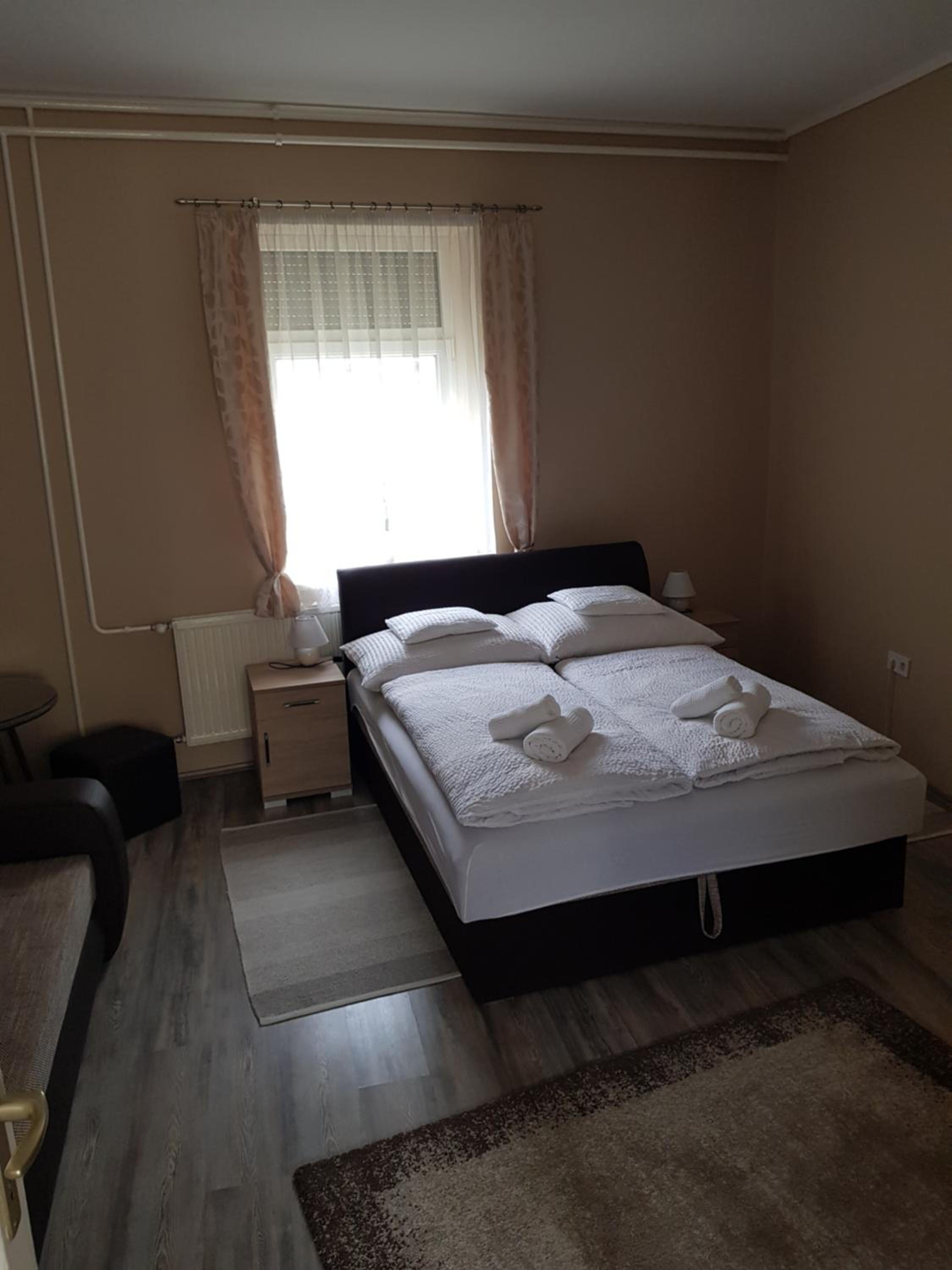Double Room with Private External Bathroom photo 1