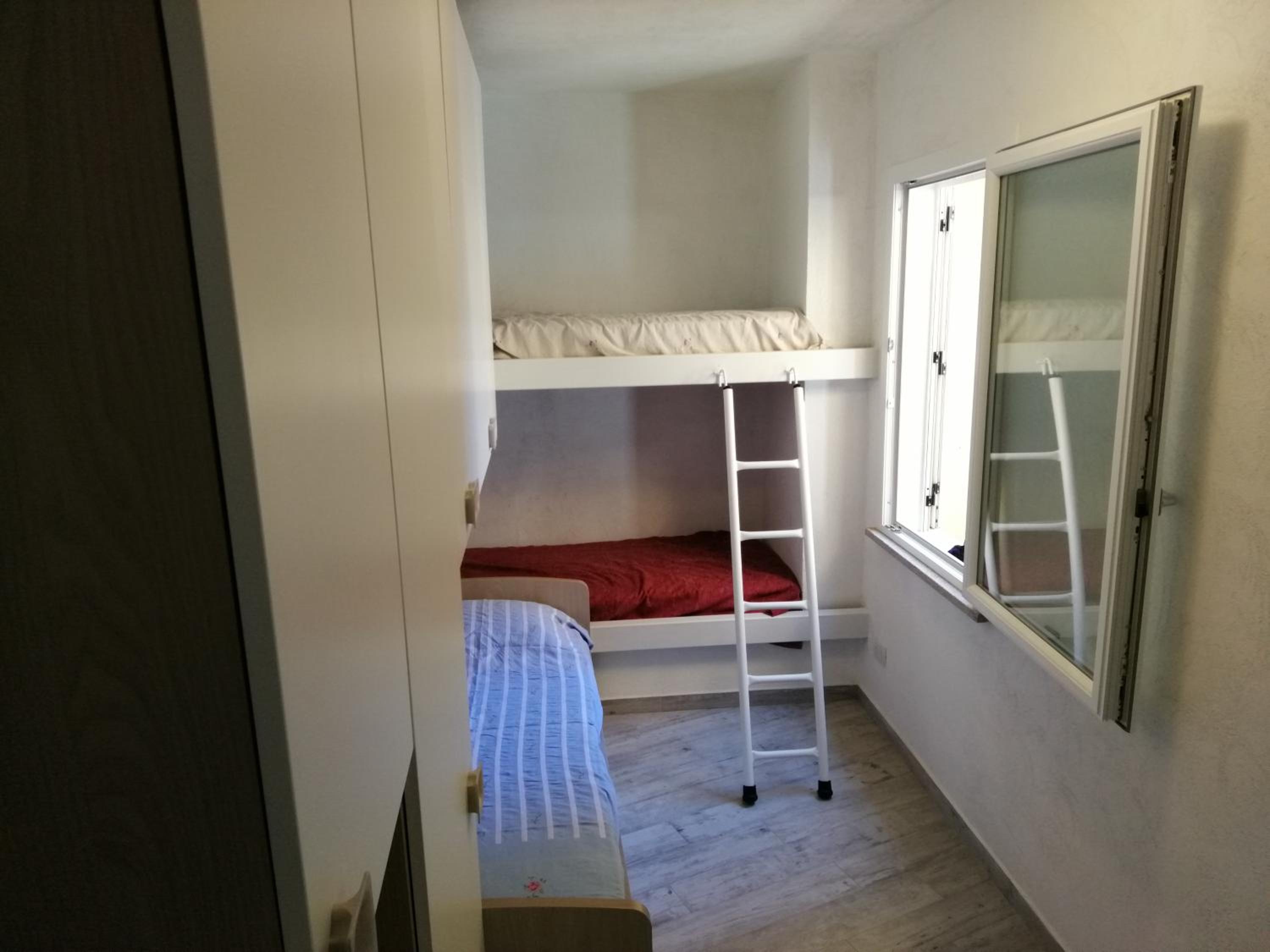 Three-Bedroom Apartment - Photo 25