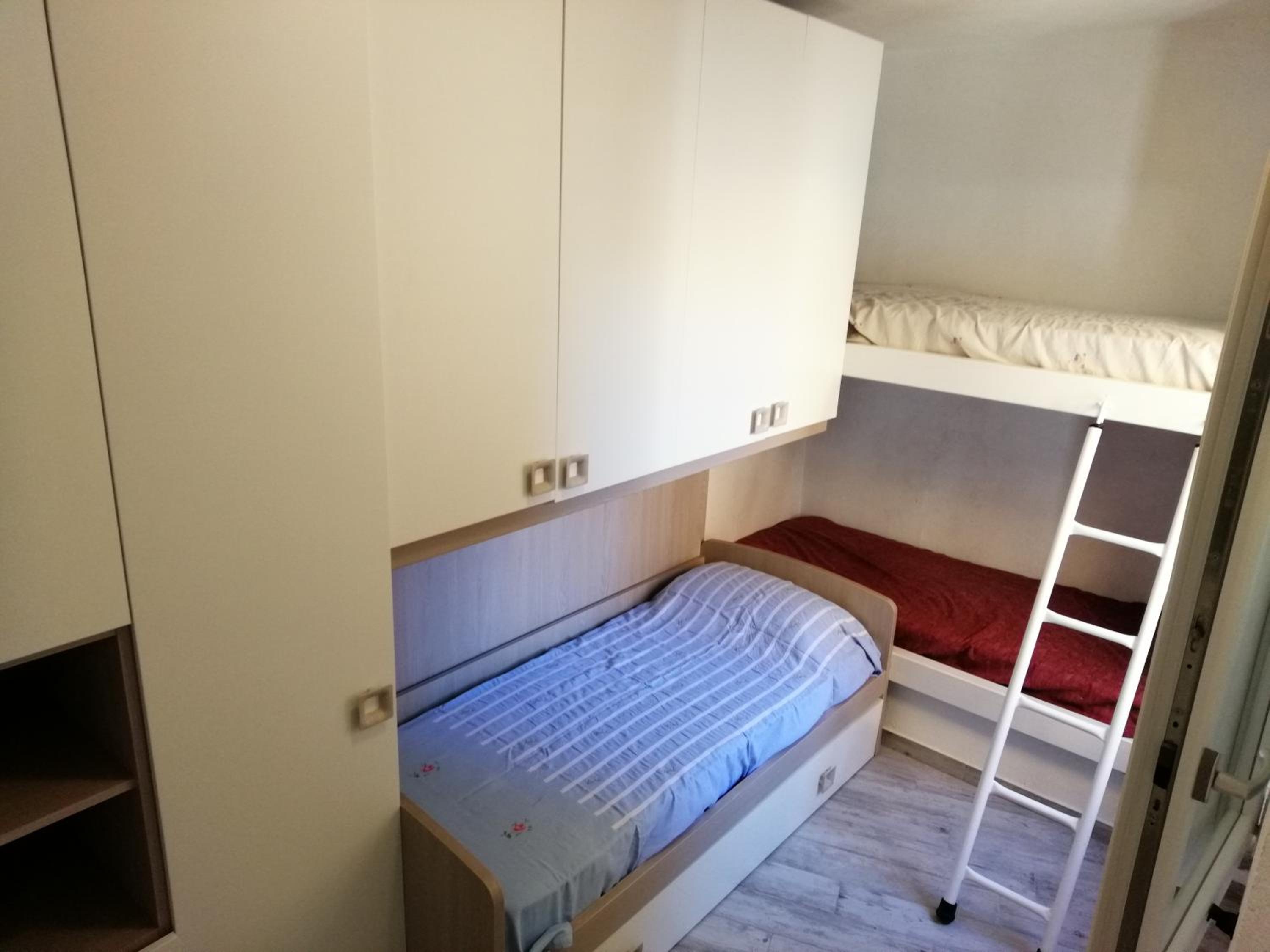 Three-Bedroom Apartment - Photo 26