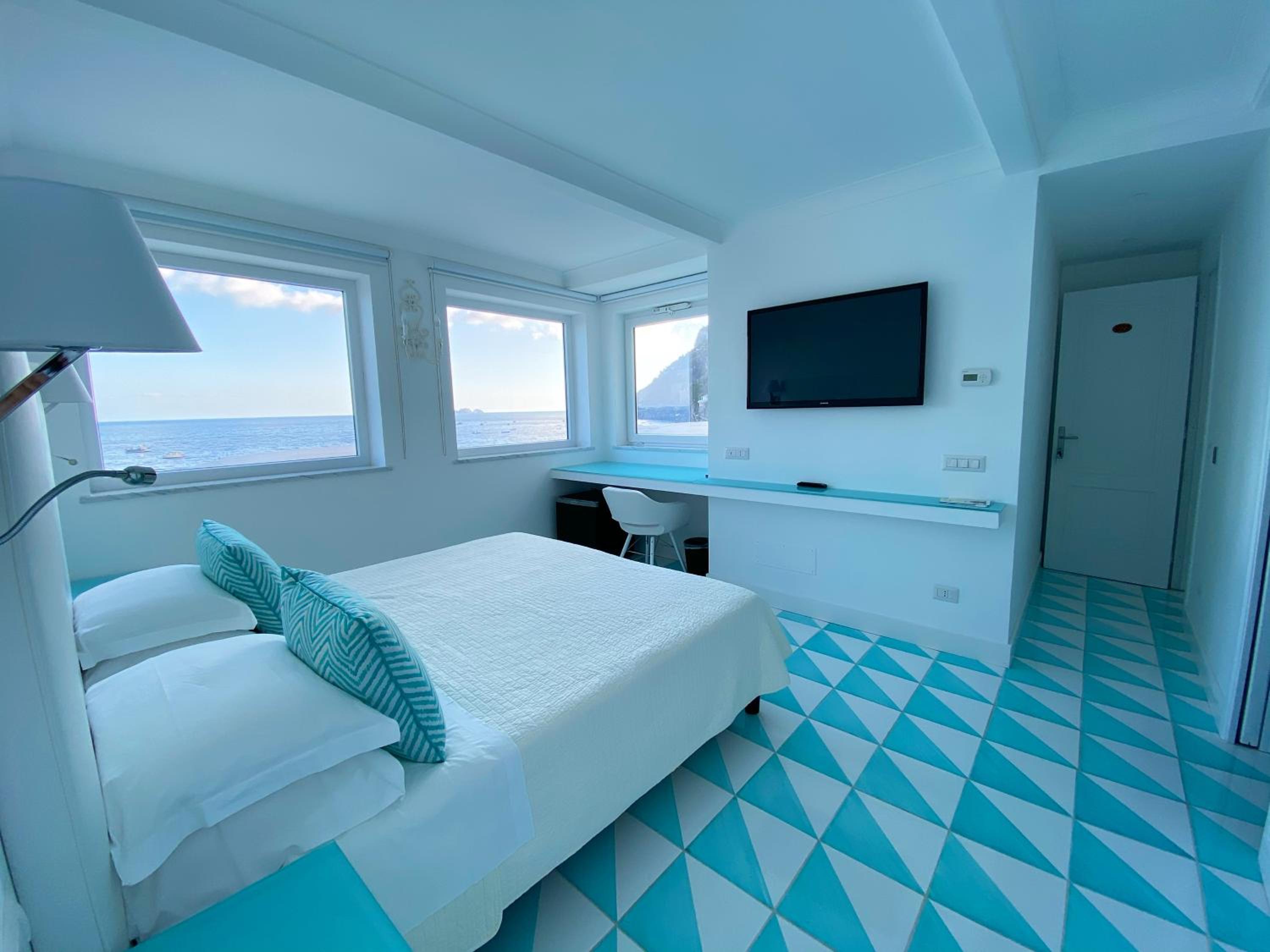 King Suite with Sea View photo 1