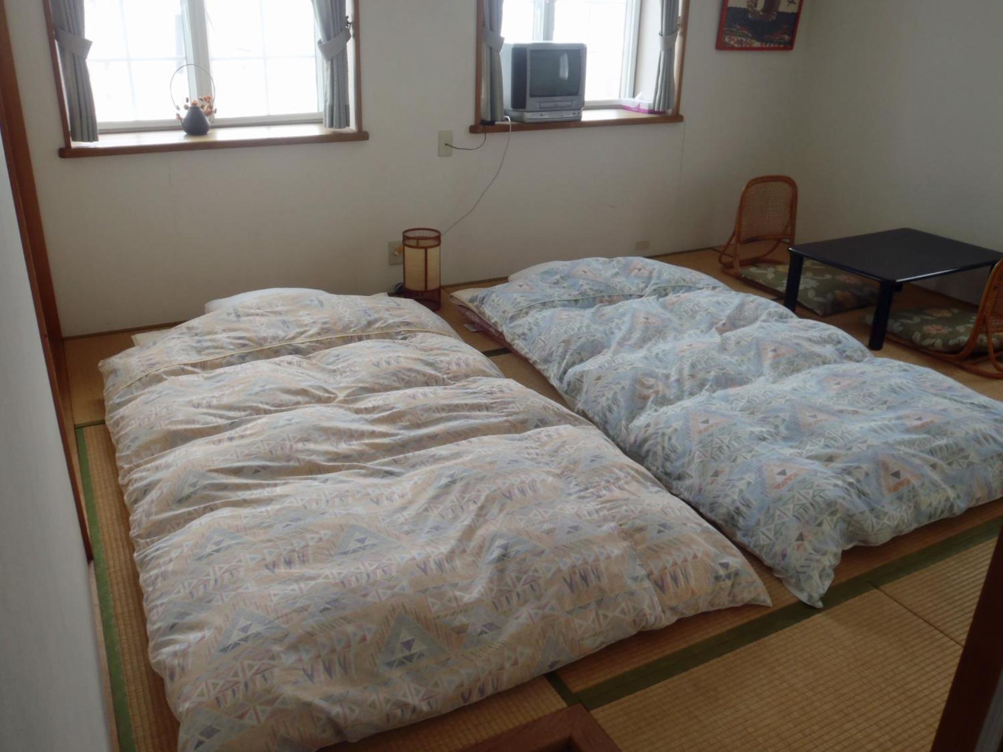 Japanese-Style Room with Shared Bathroom photo 2