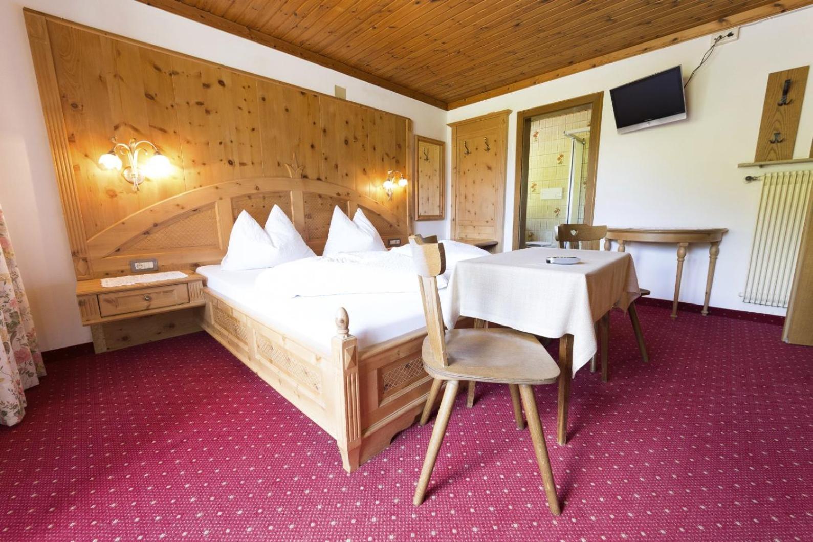 Double Room - Photo 5