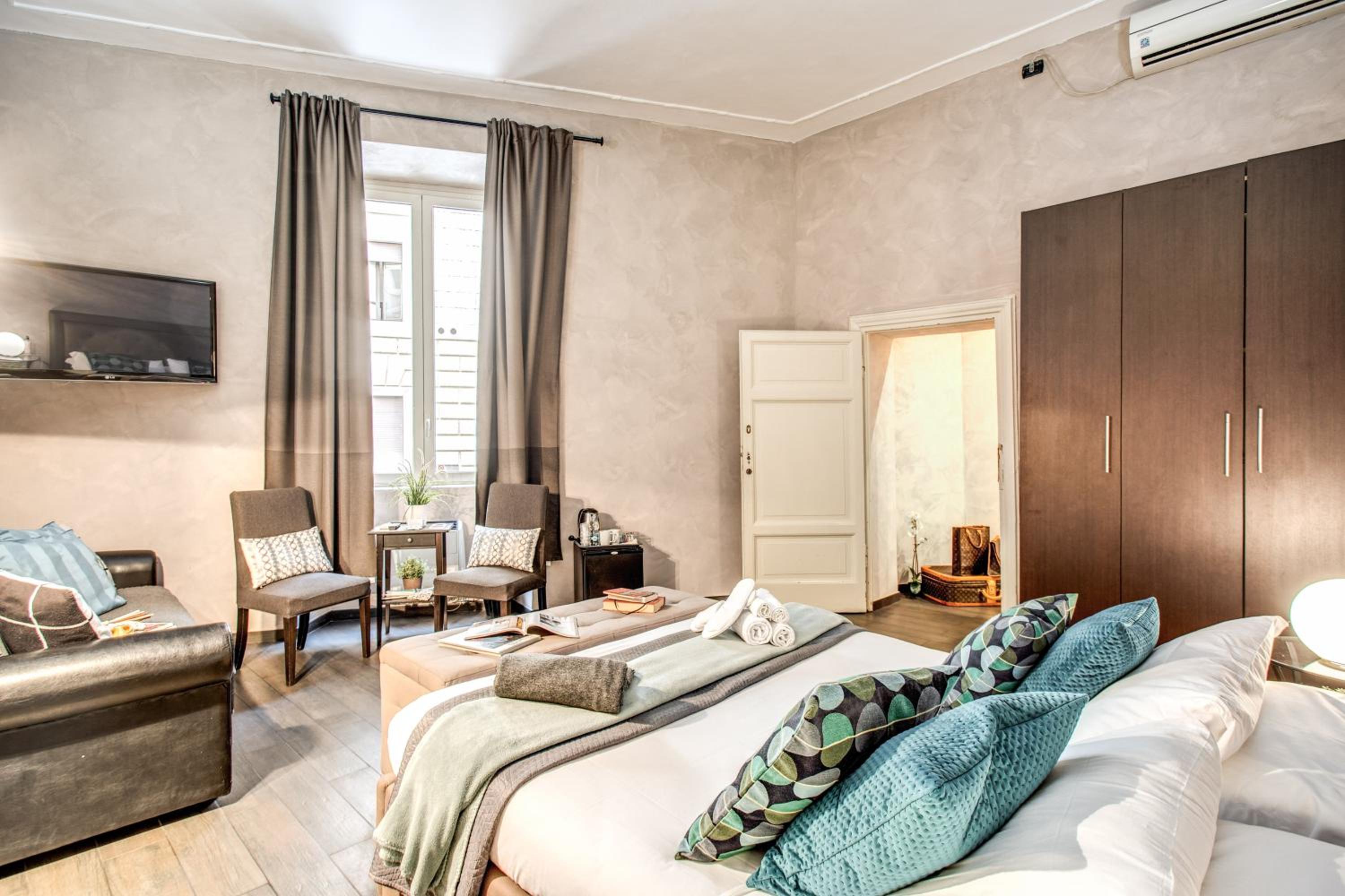 Triple Room