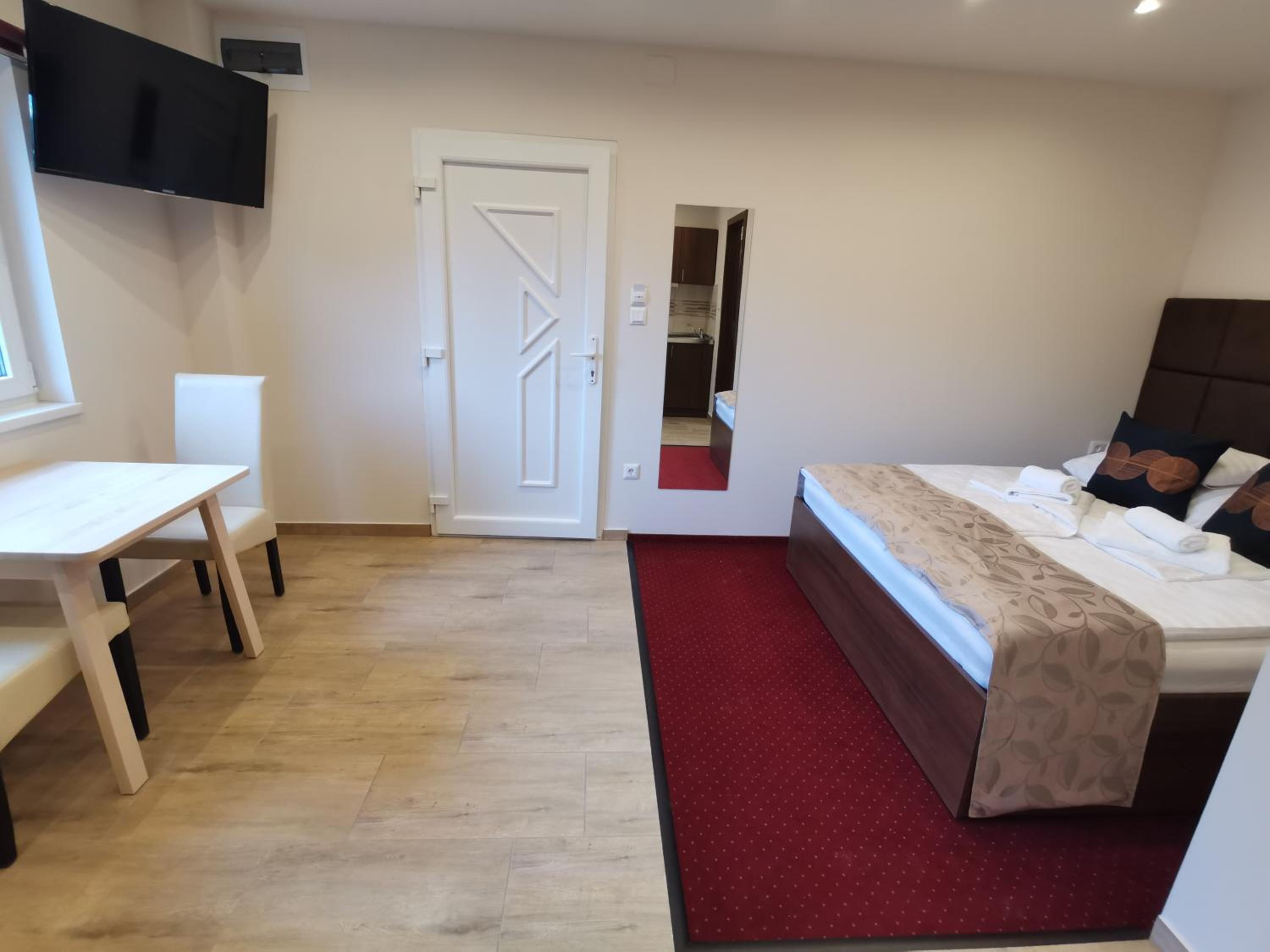 Superior Queen Room with Two Queen Beds photo 2