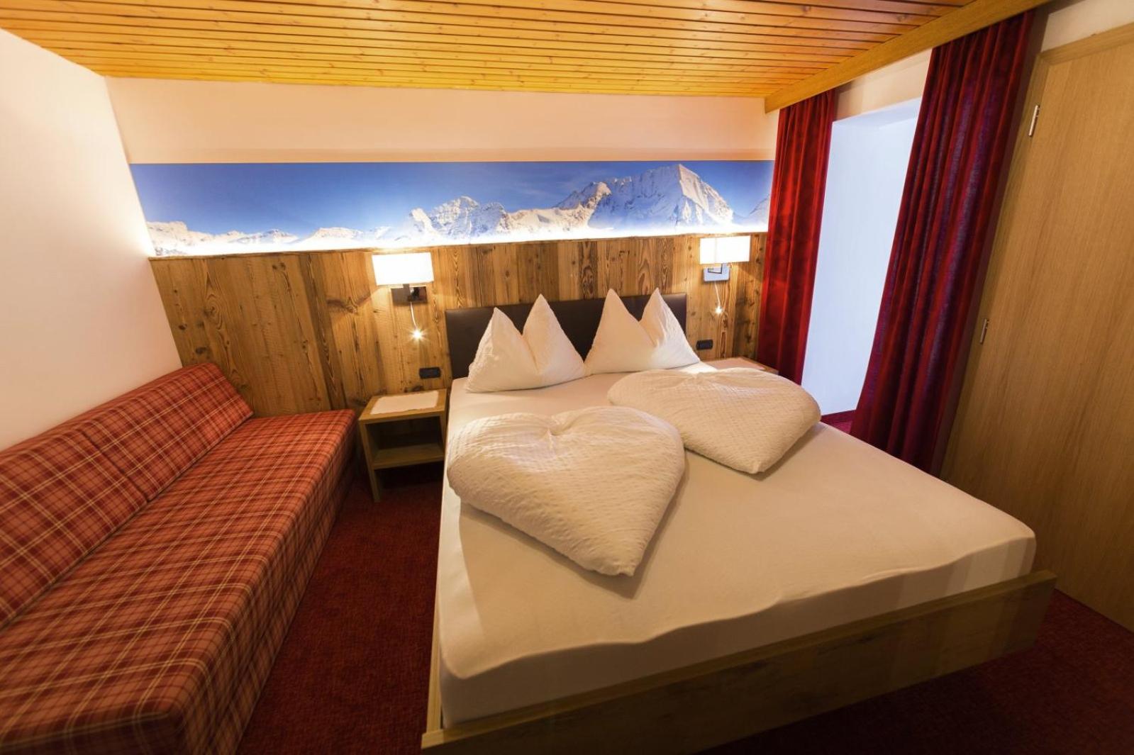 Triple Room with Balcony - Photo 2