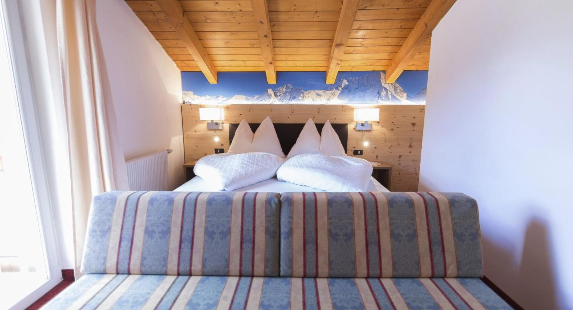 Triple Room with Balcony - Photo 4