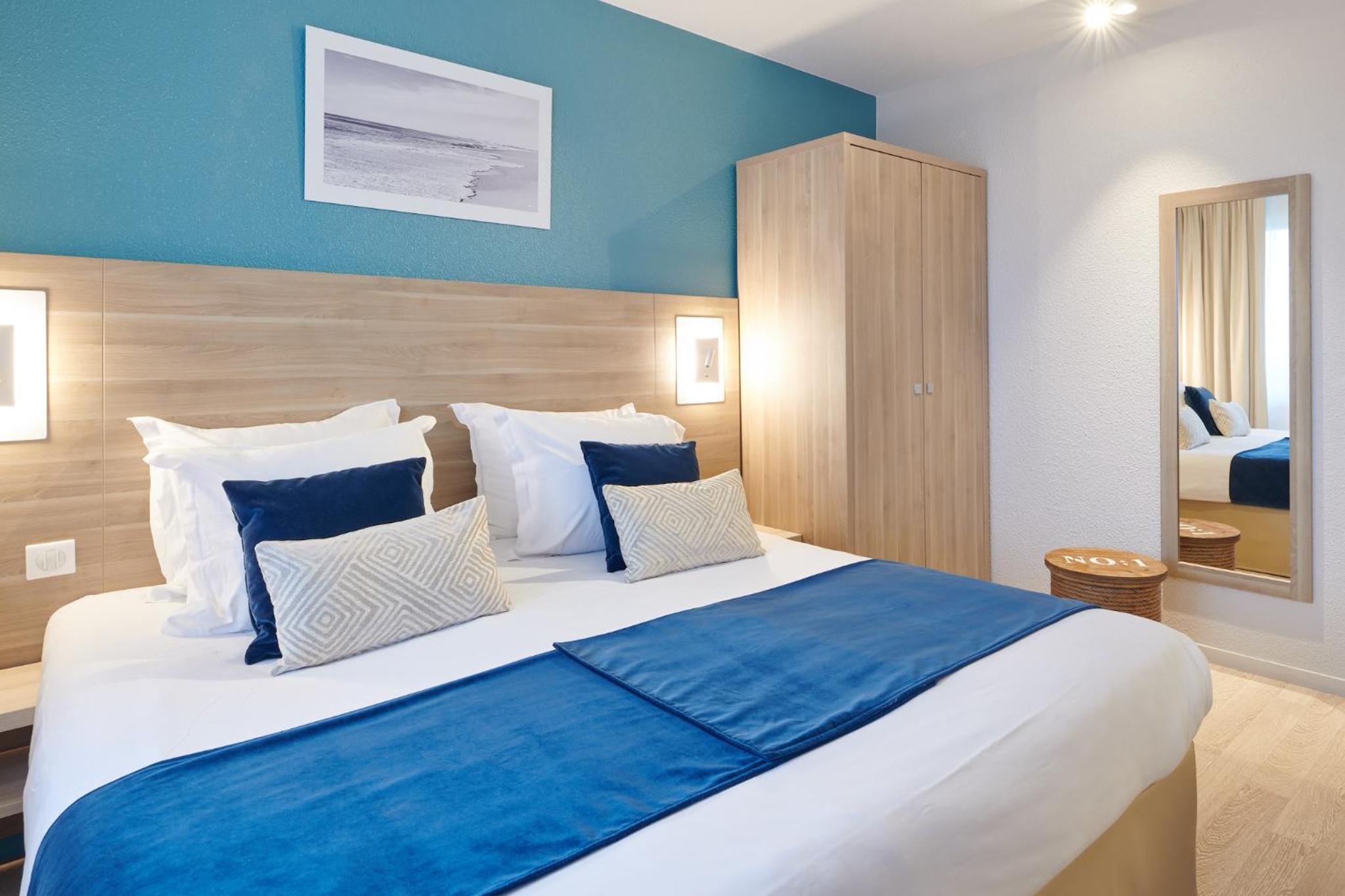 Twin Room - Photo 9