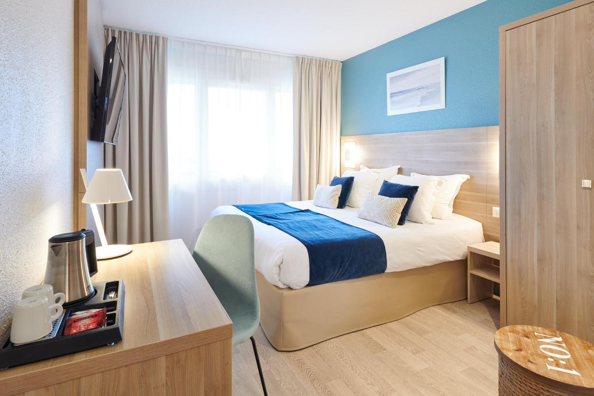 Twin Room - Photo 11