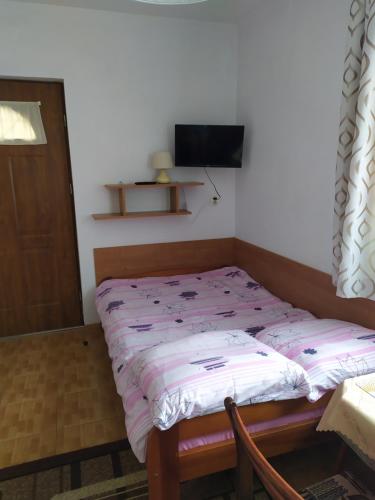 Small Double or Twin Room photo 2