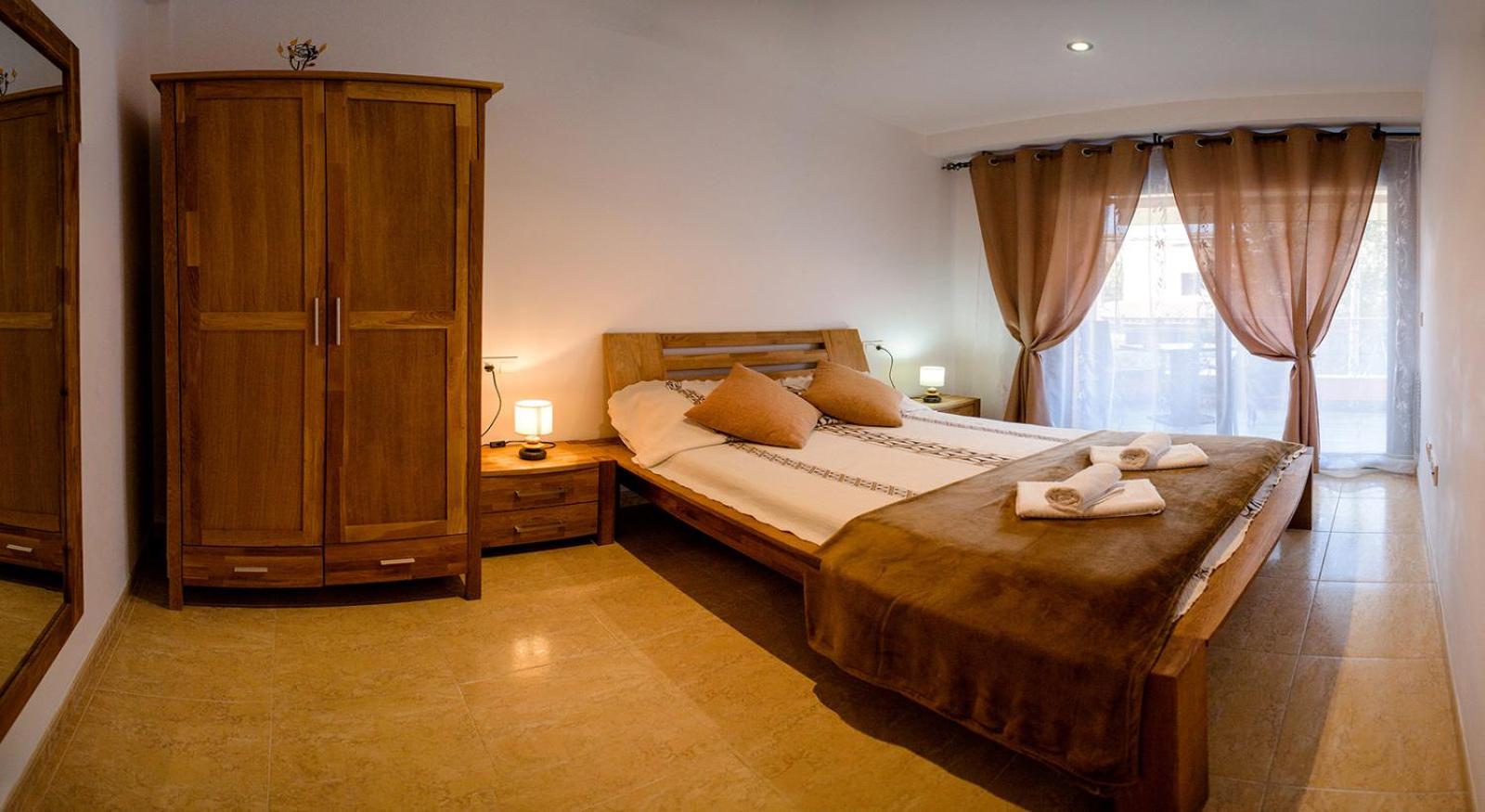 Apartamento con Balcón