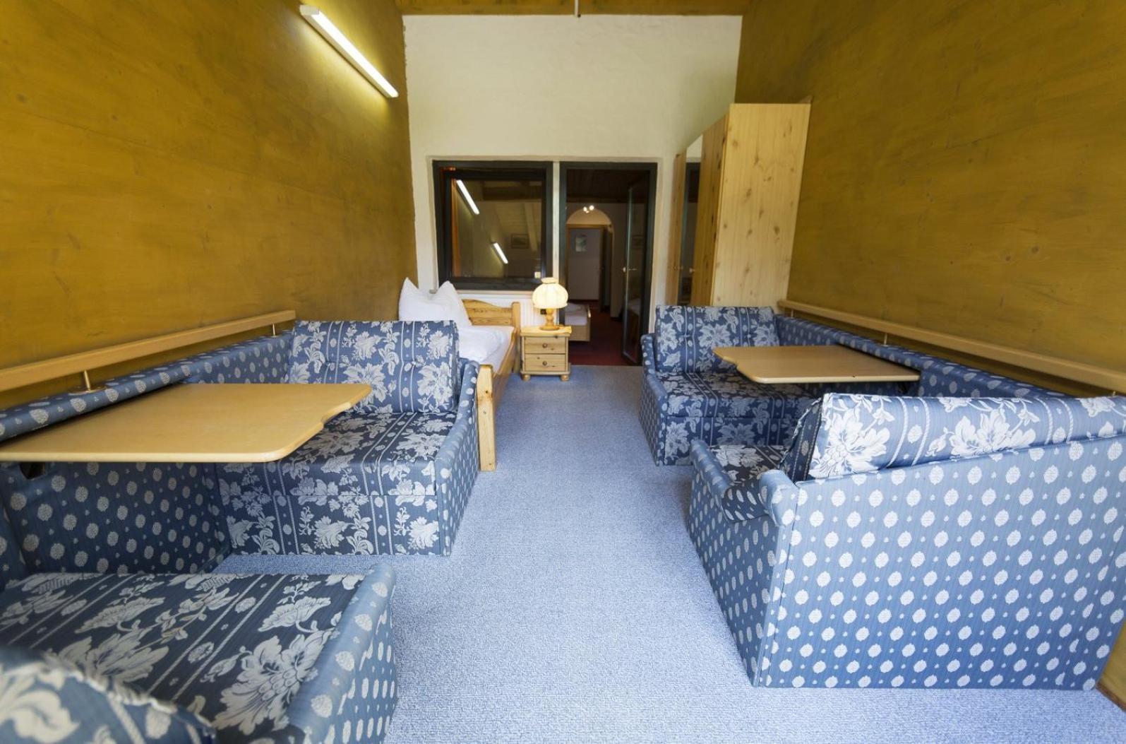 Quadruple Room with Balcony - Photo 3