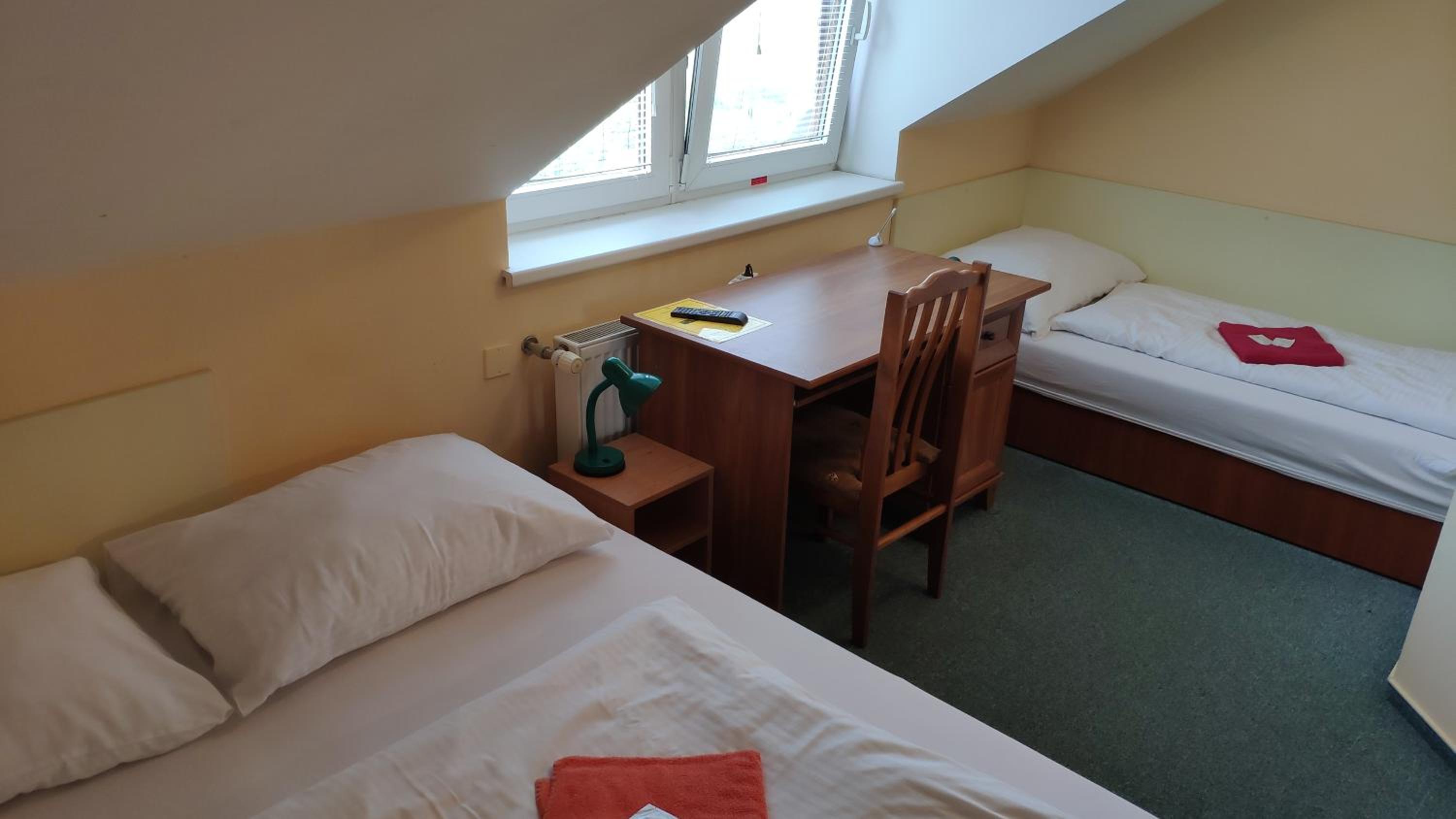 Triple Room with Private Bathroom photo 1